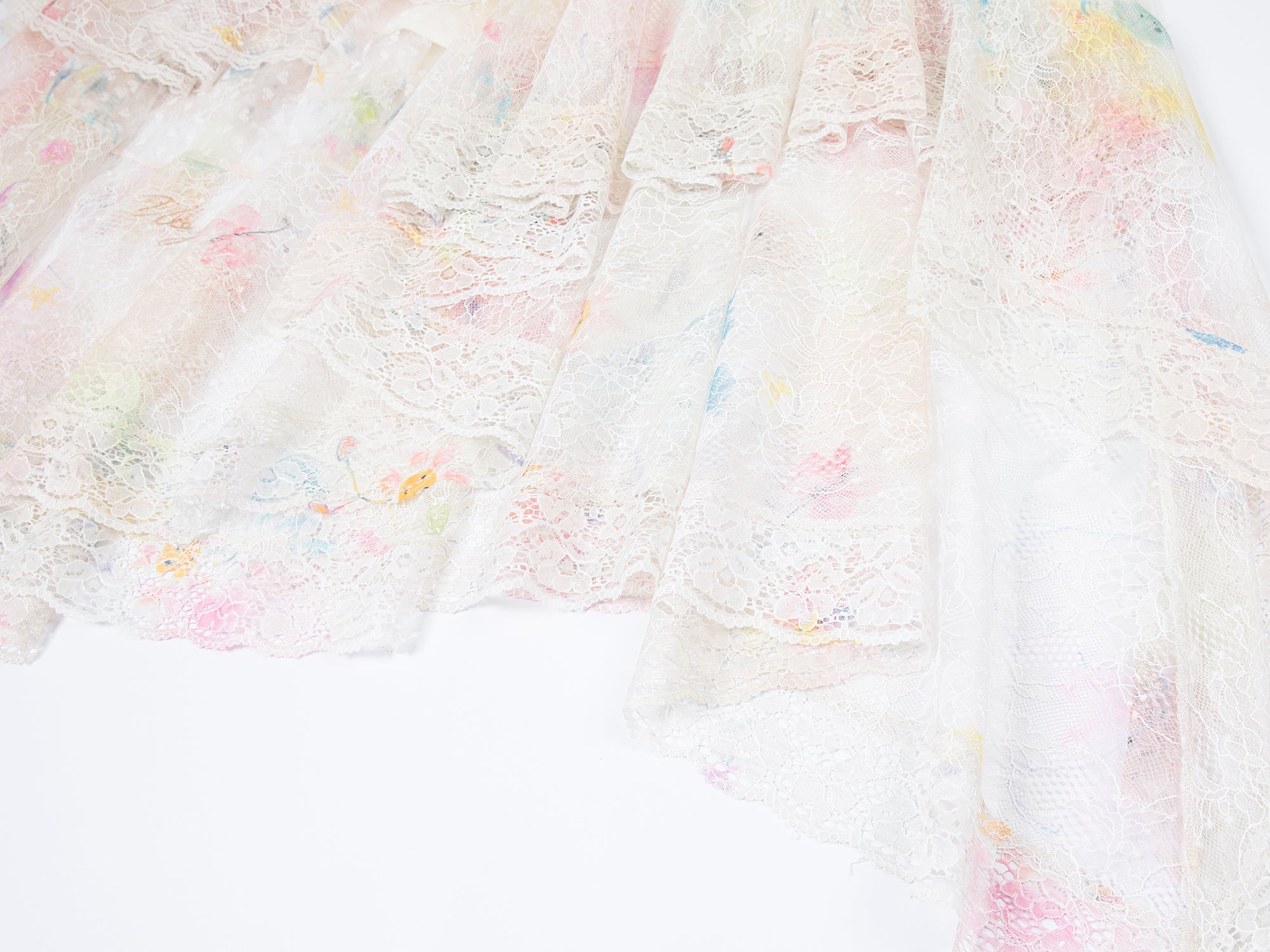 Dreamy graffiti lace tiered skirt