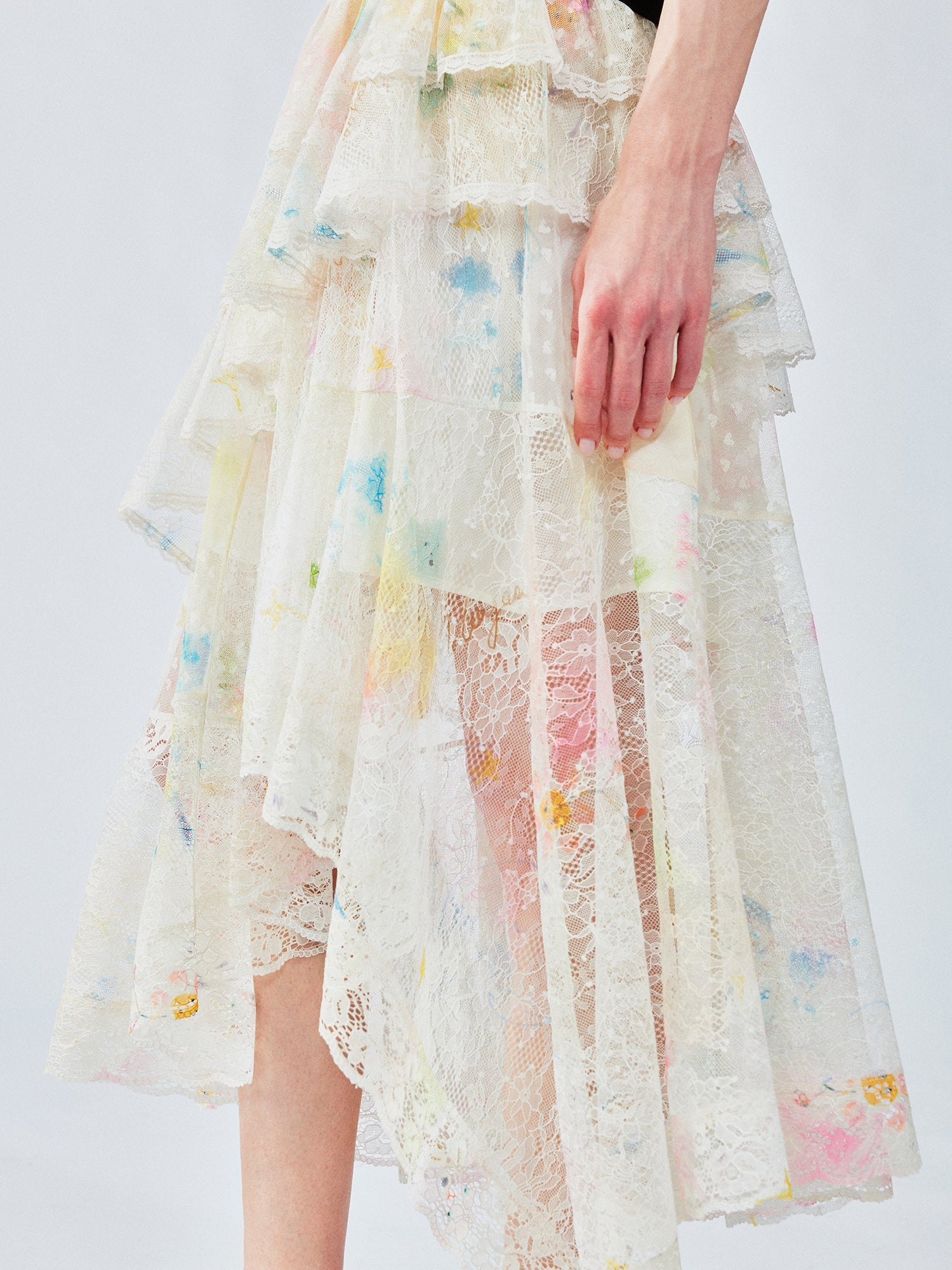 Dreamy graffiti lace tiered skirt