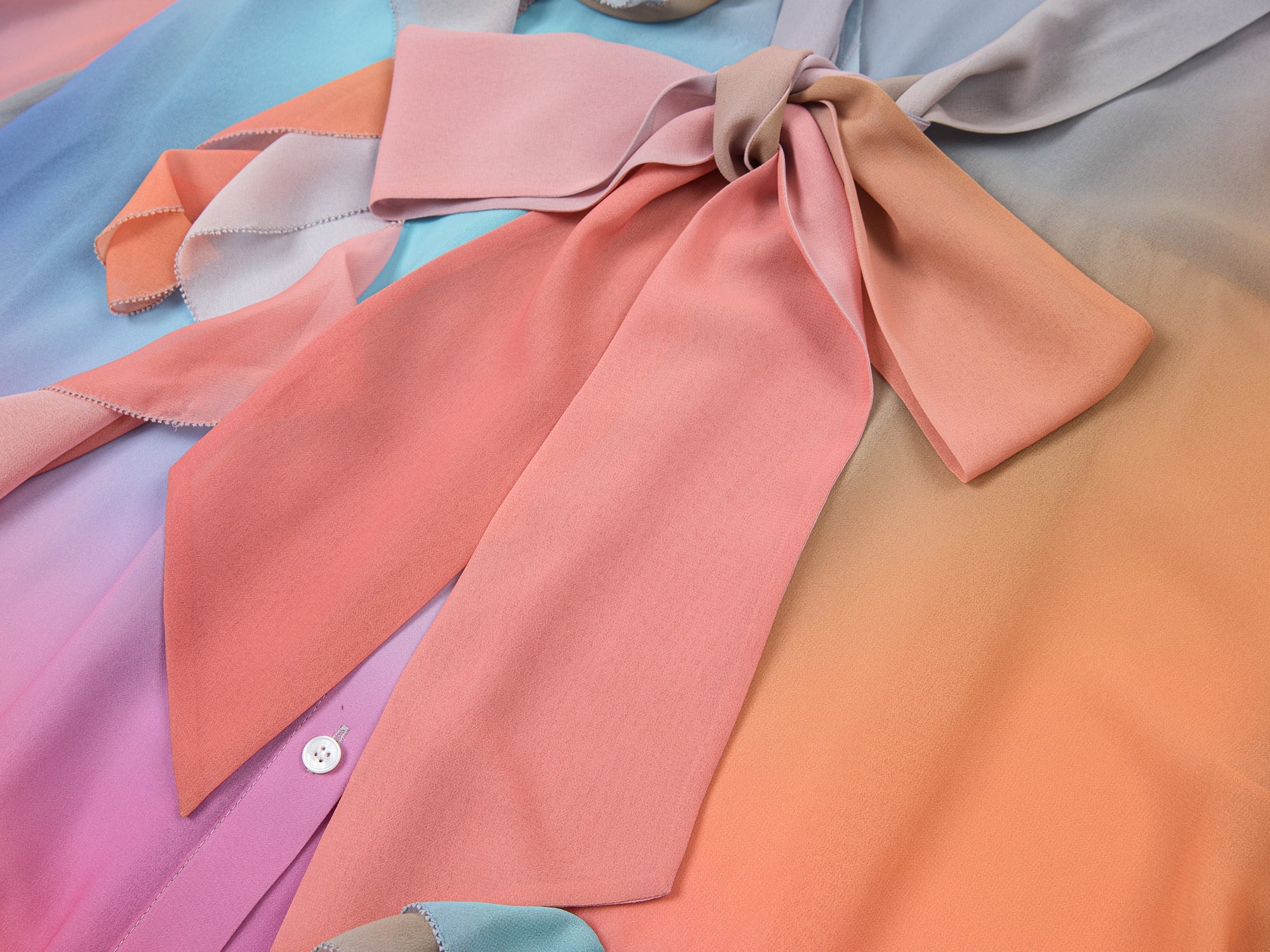 Dreamy light 3D appliqué tie blouse