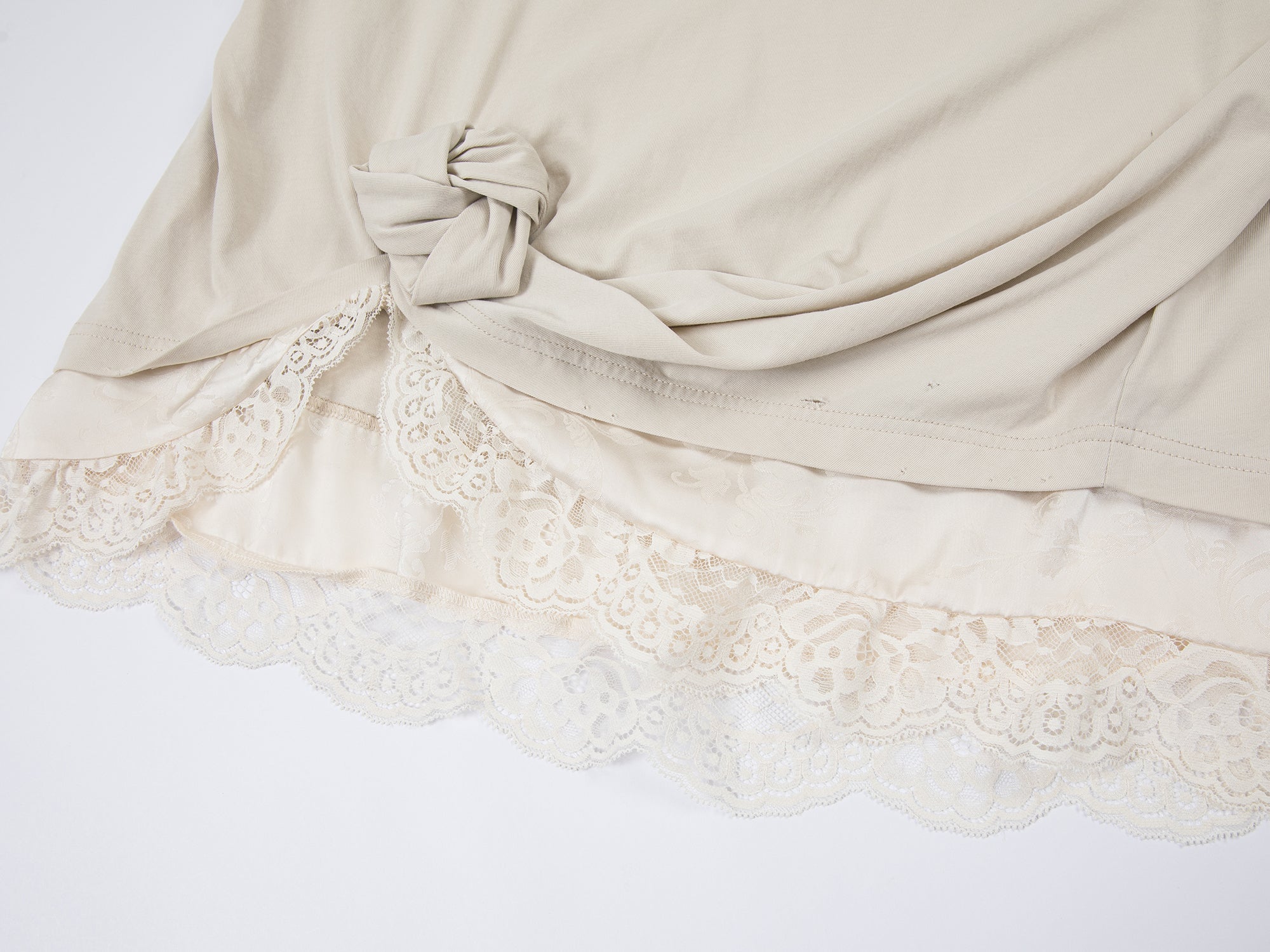 3D twist lace faux two-piece camisole tee