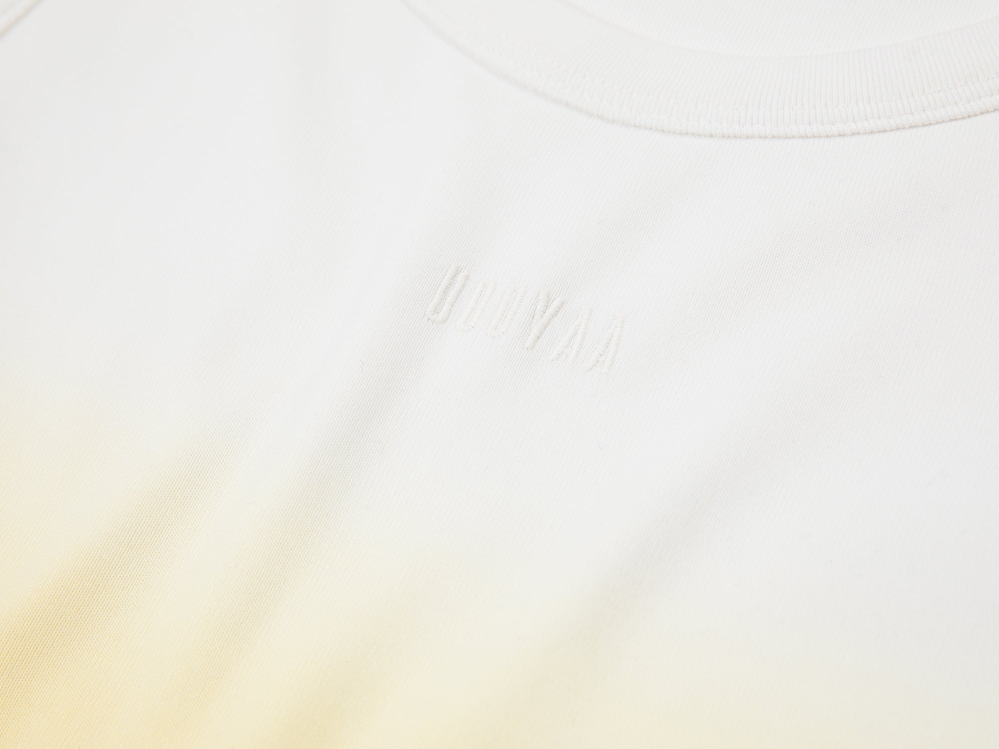 Gradient vest-layered tee