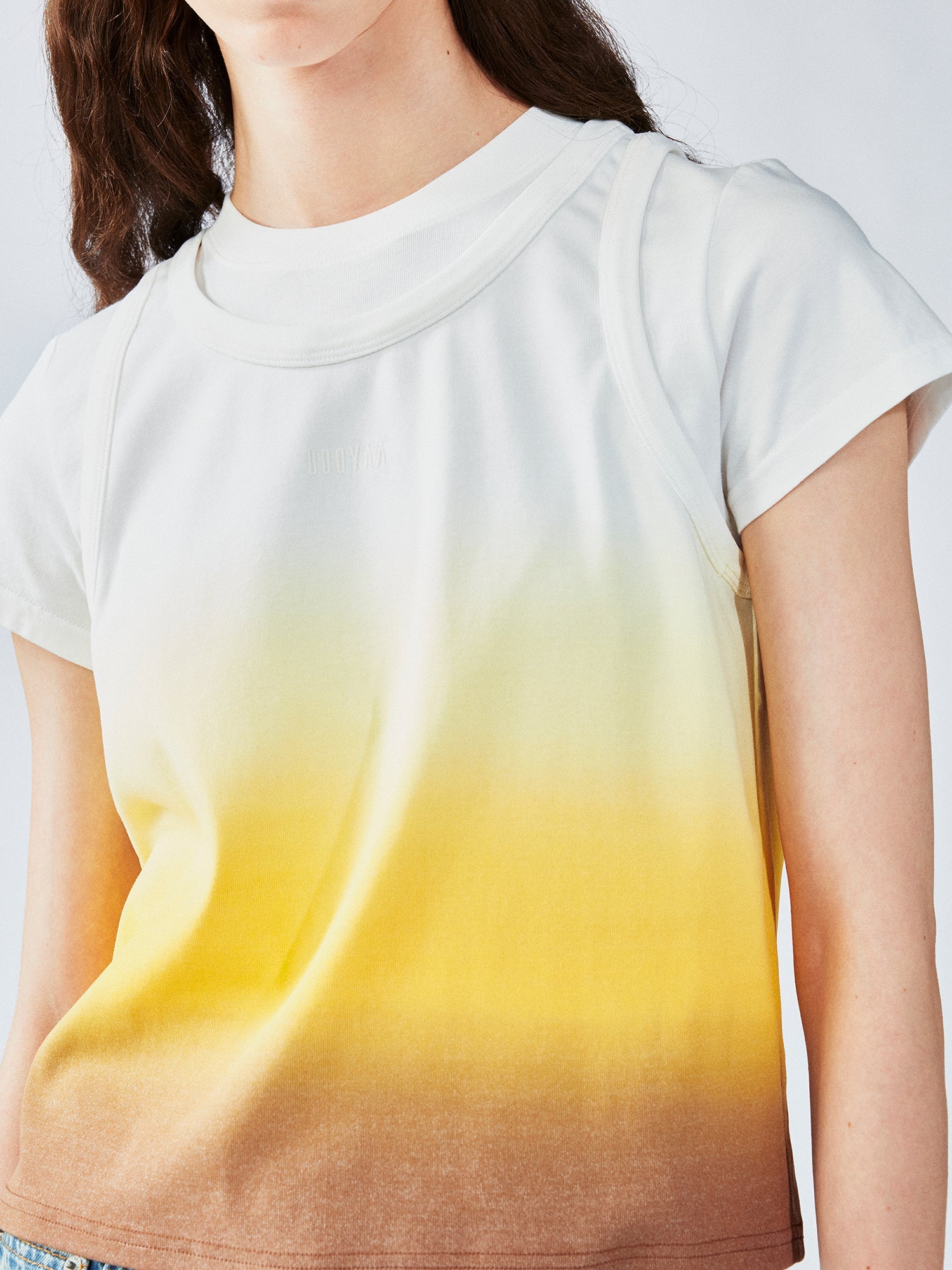 Gradient vest-layered tee