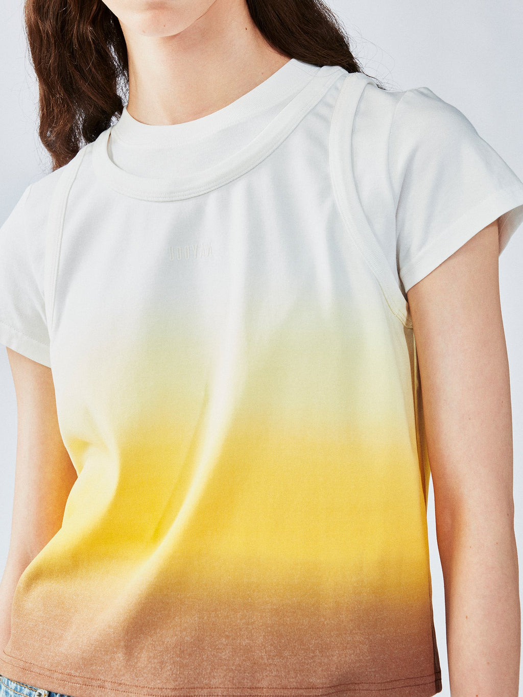 Gradient vest-layered tee