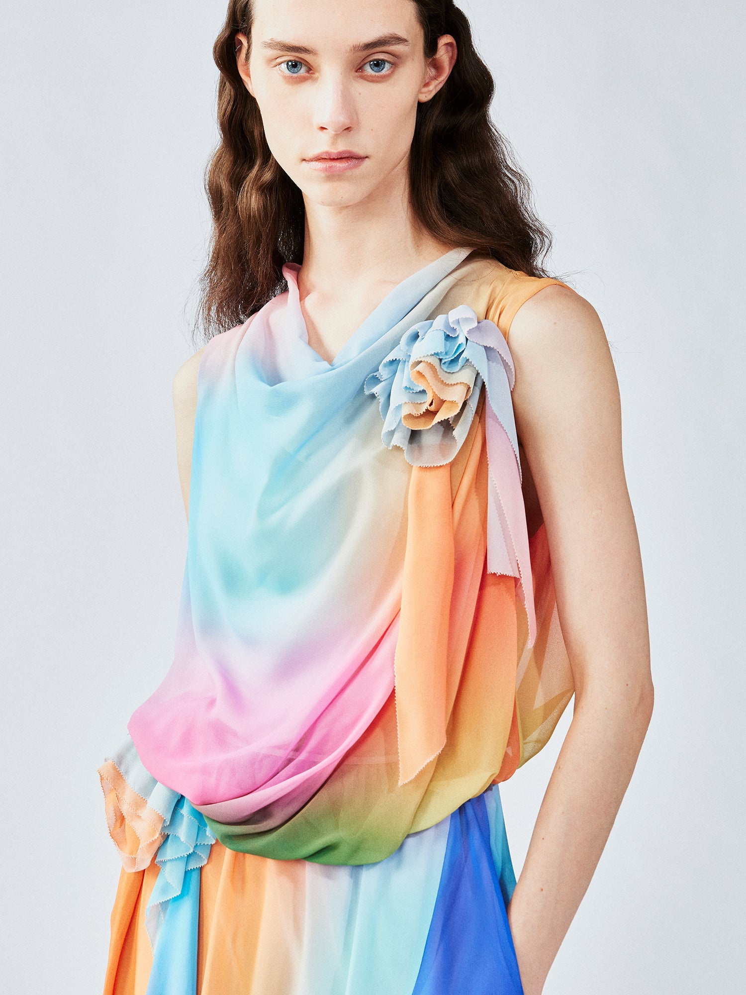 Dreamy light 3D appliqué dress