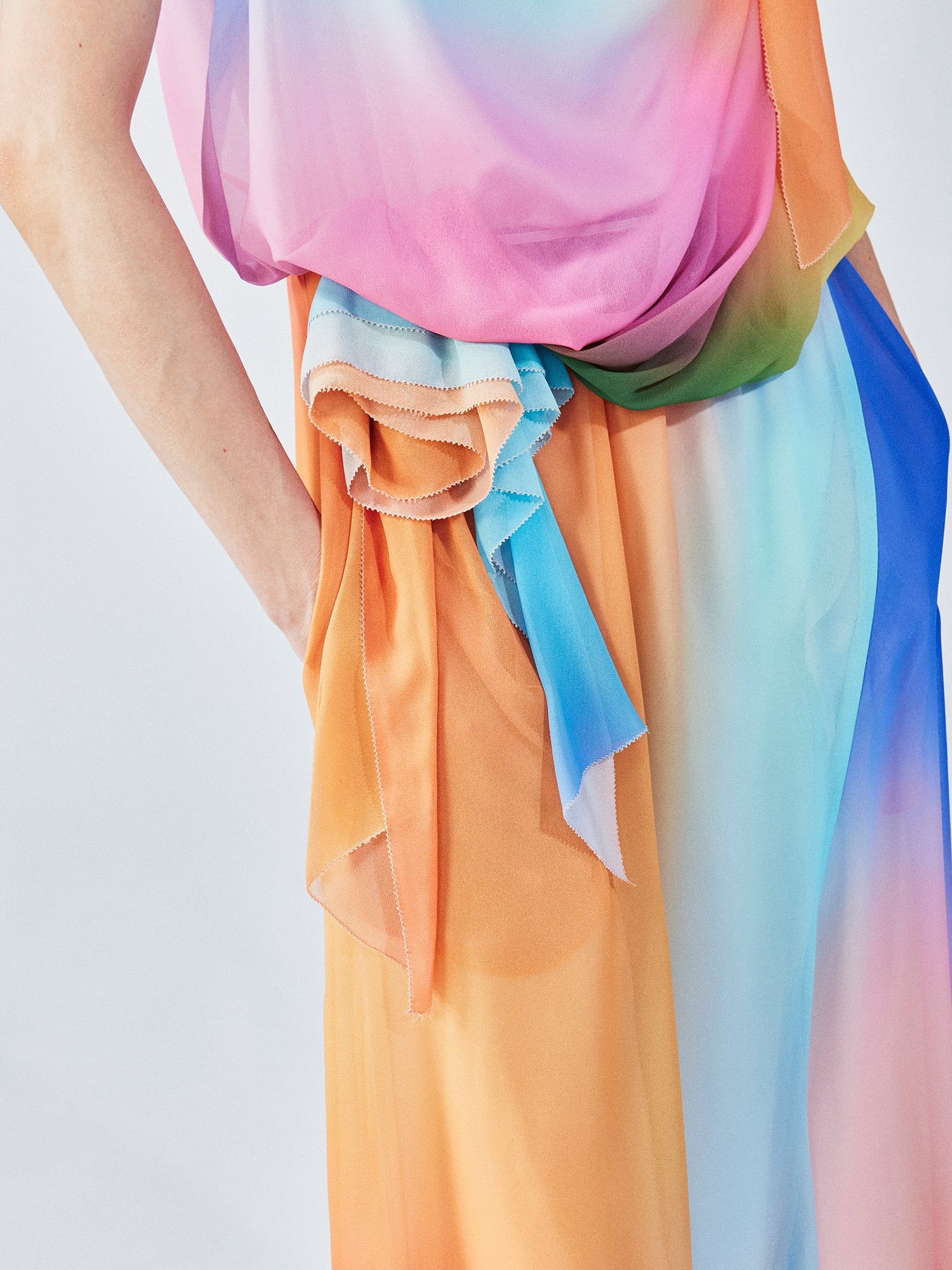 Dreamy light 3D appliqué dress