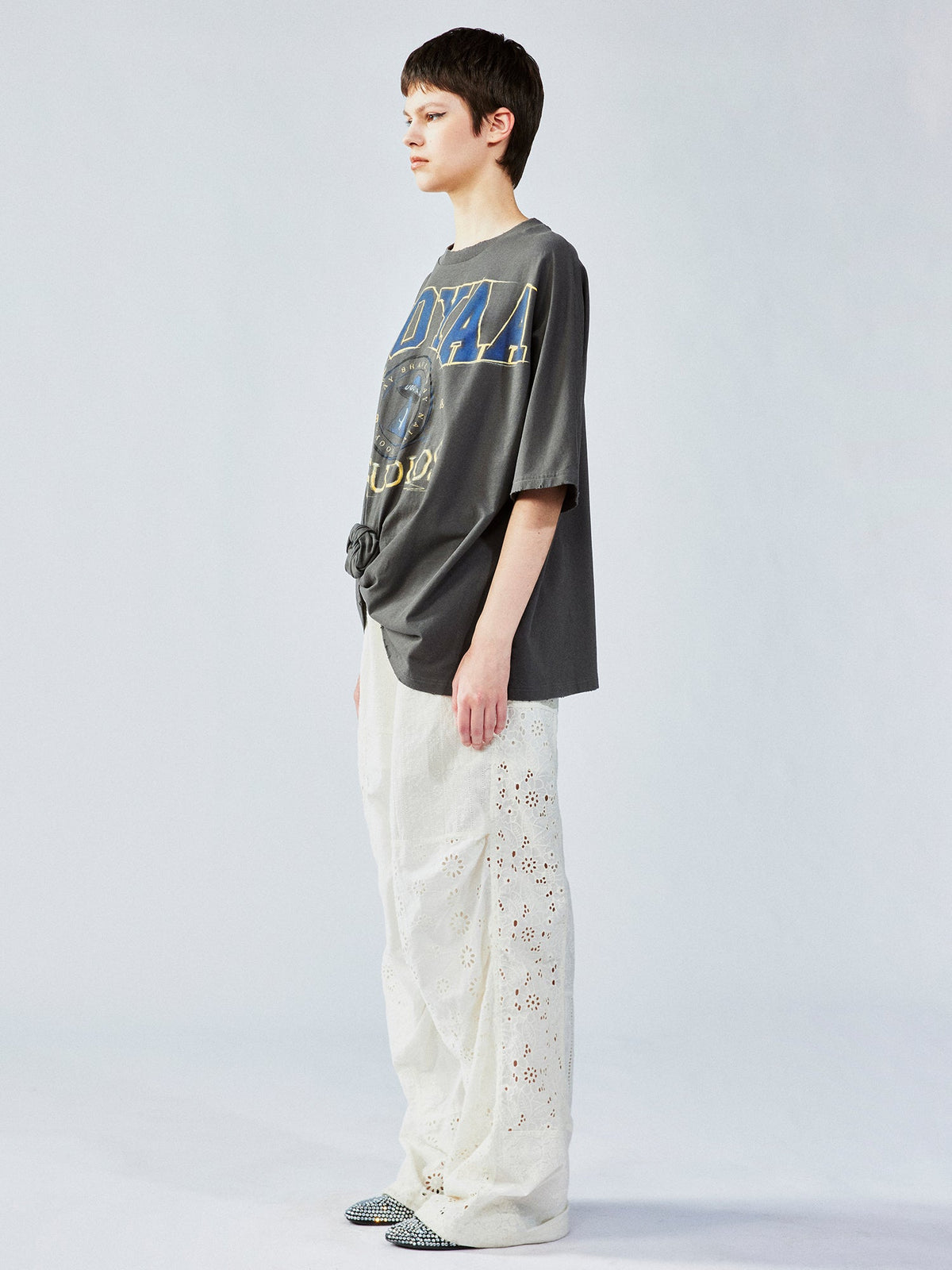 UFO cat knotted tee