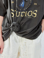 UFO cat knotted tee