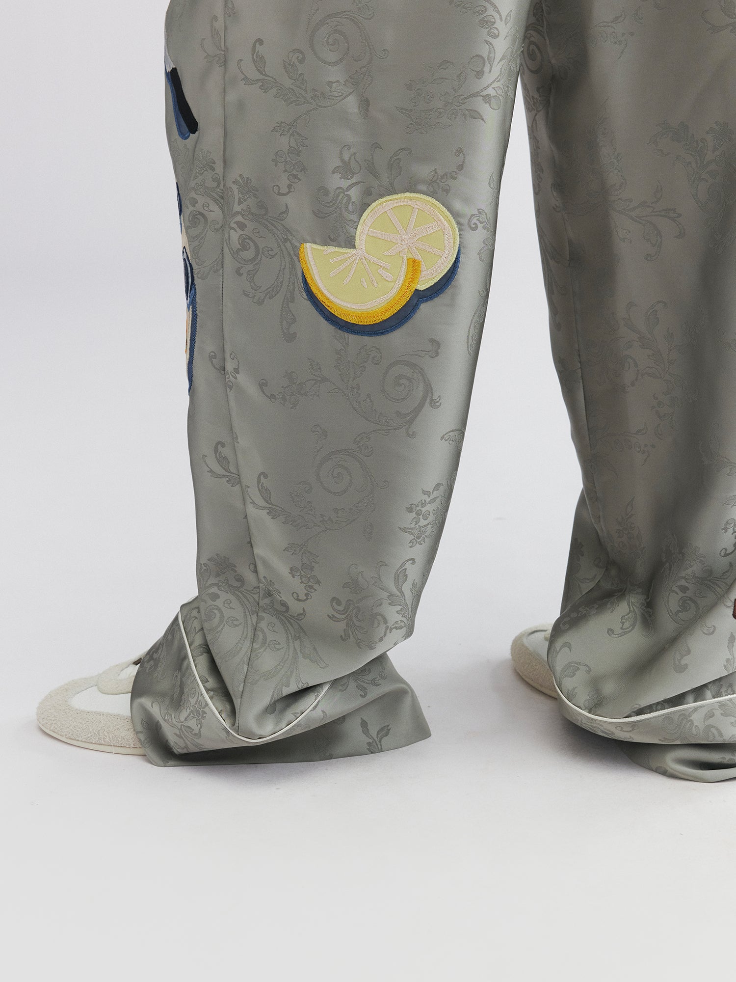 Oyster & wine graphic lounge pants