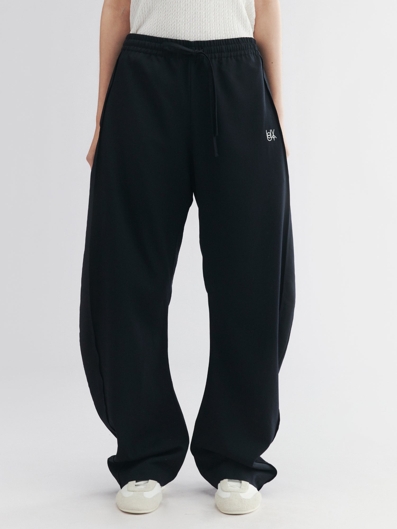 Curved seam fine wool pants