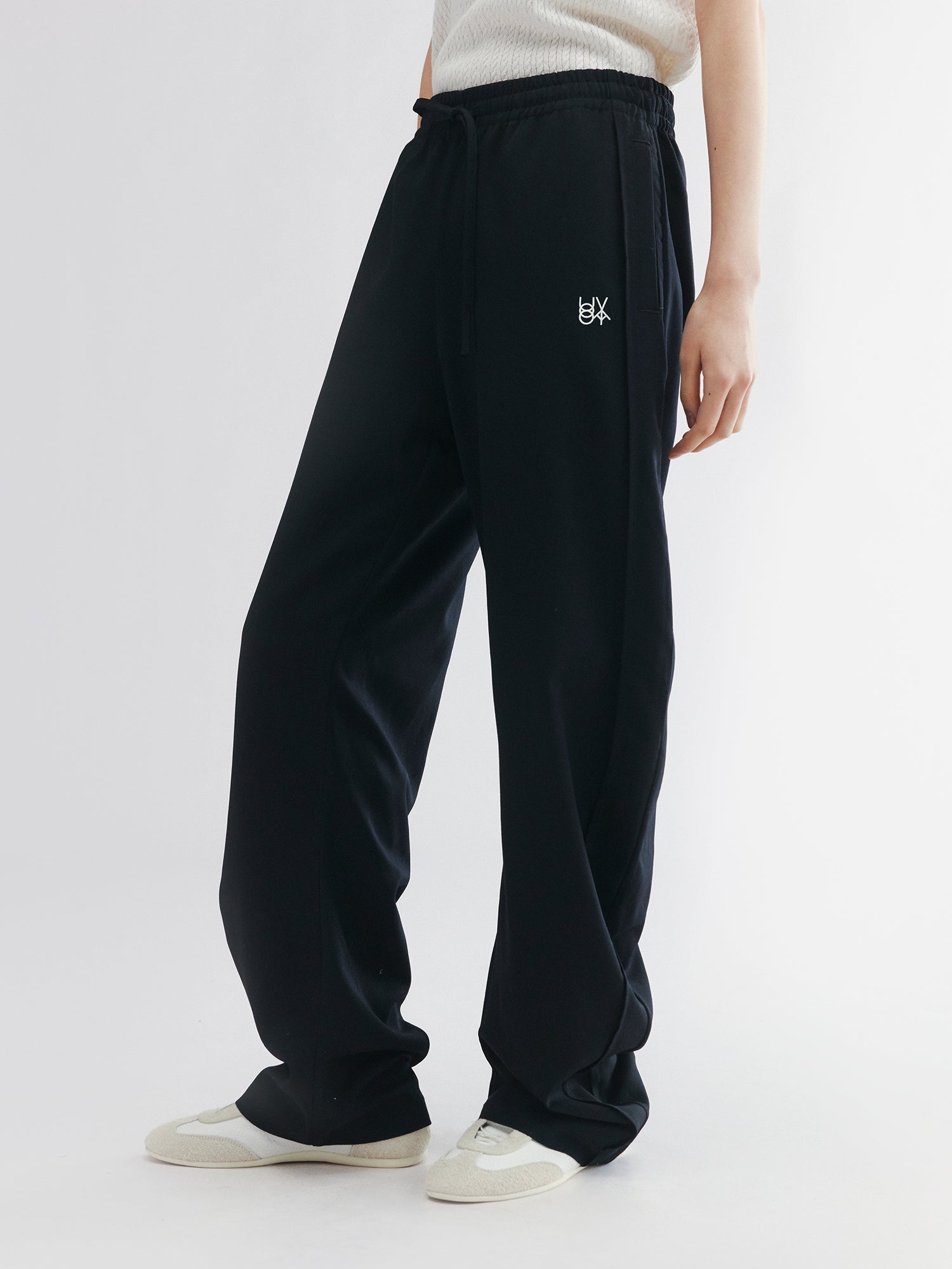 Curved seam fine wool pants