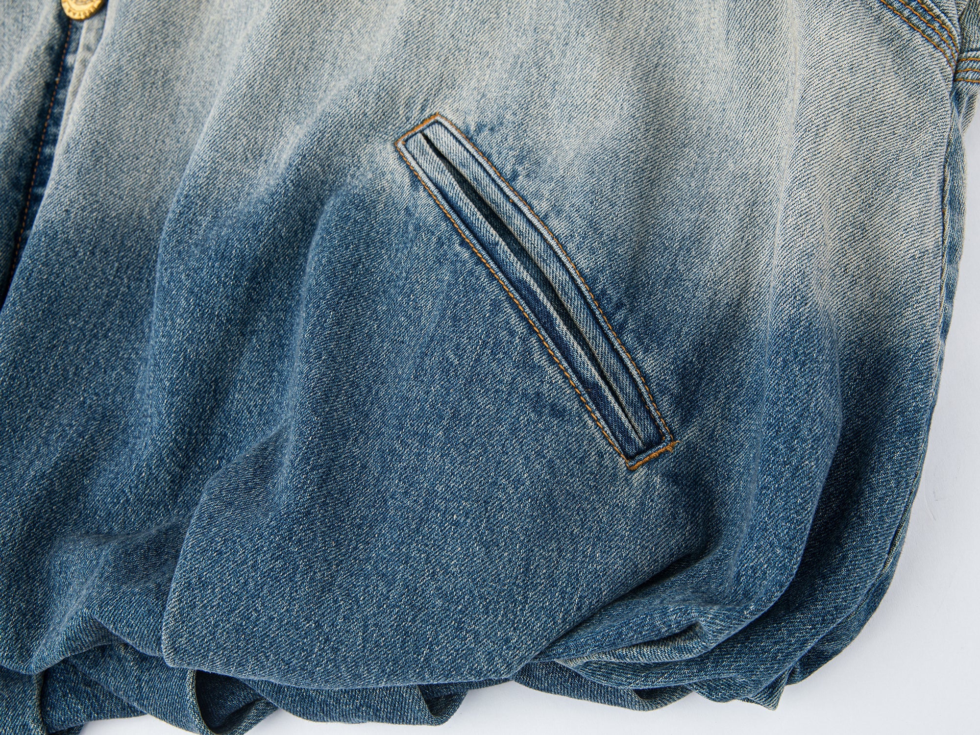 Gradient wash bubble denim jacket