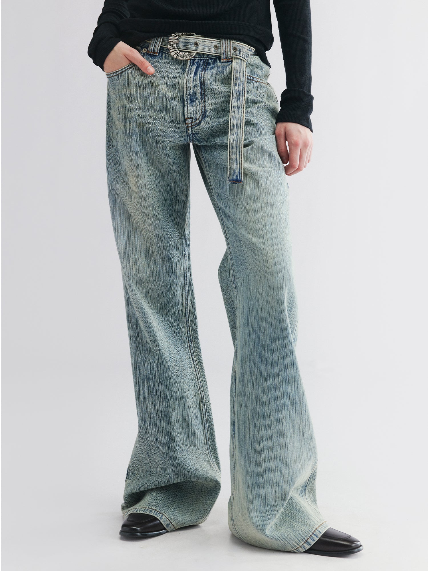 Vintage low-rise flared jeans