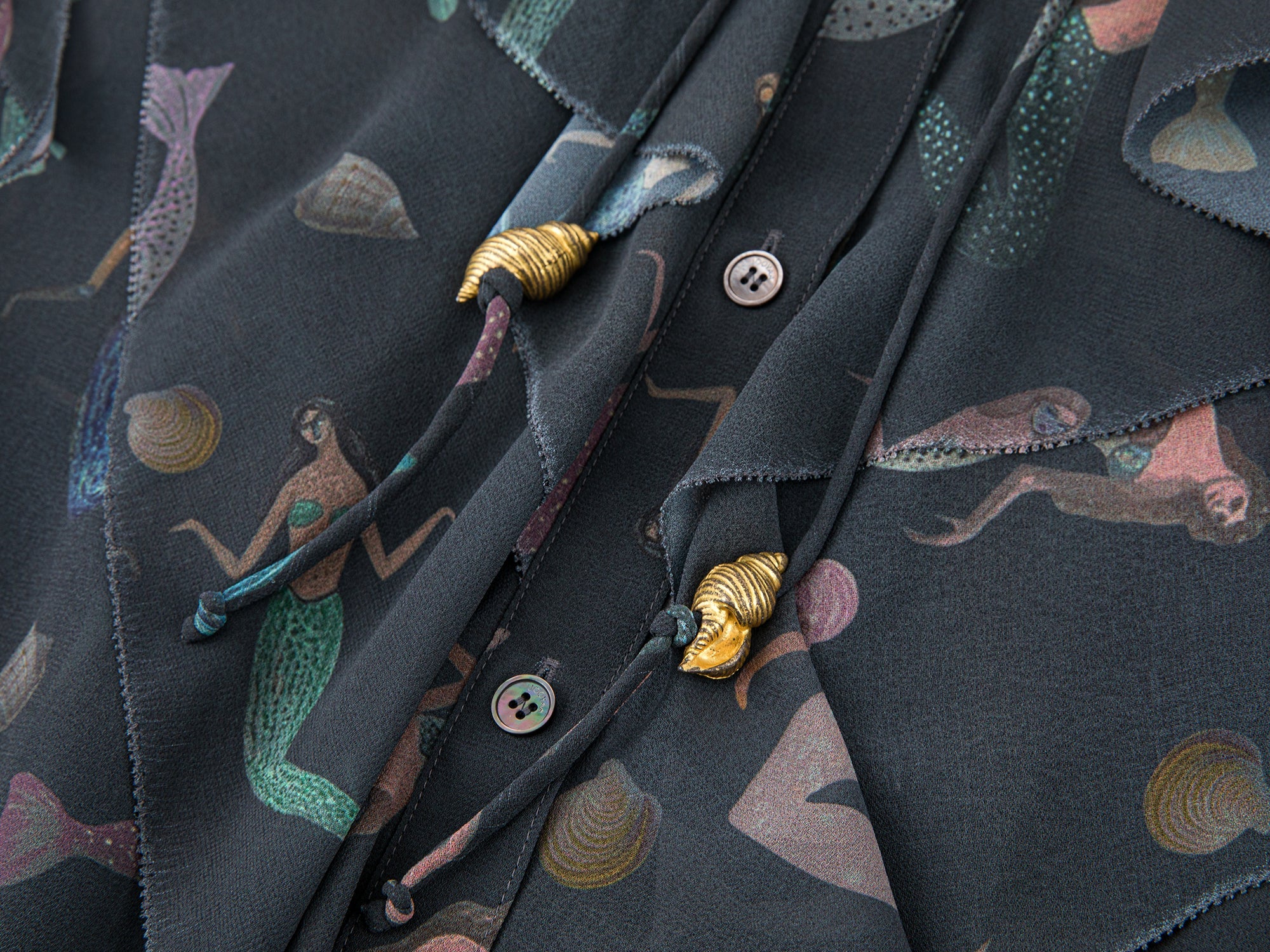 Mermaid ruffle collar shirt