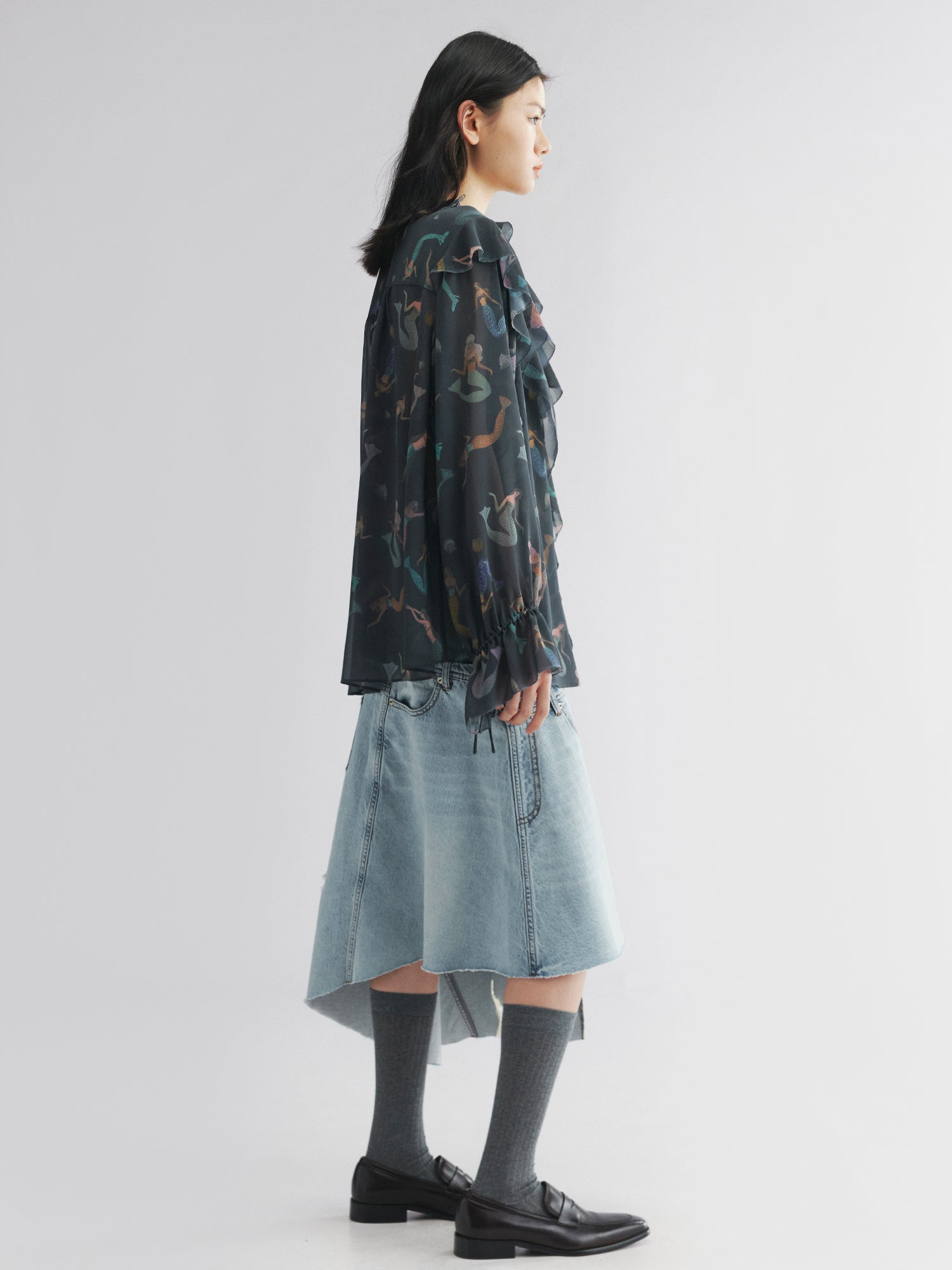 Mermaid ruffle collar shirt