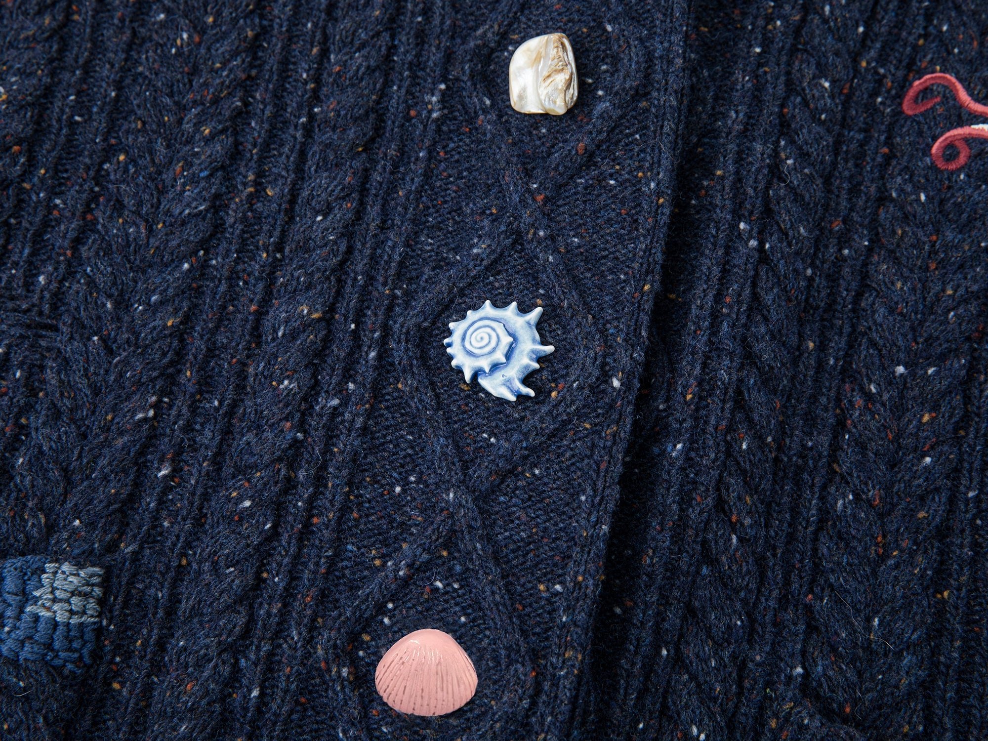 Cable knit collar cardigan