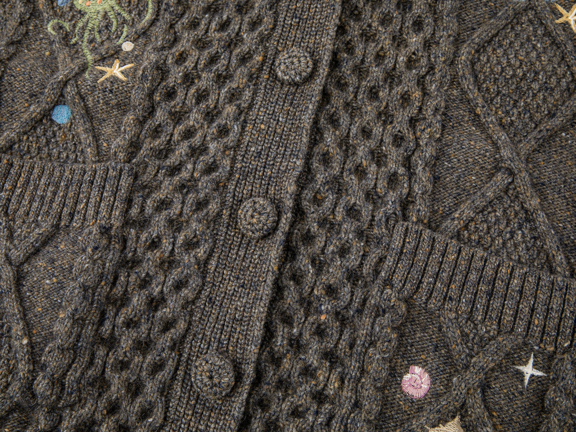 Cable knit collar cardigan