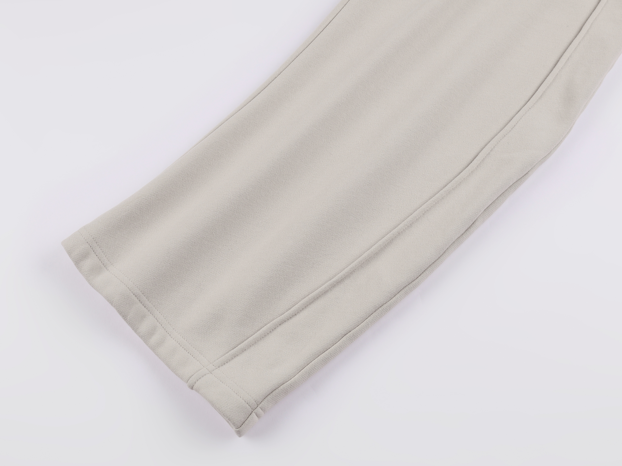 Blade-cut sweatpants