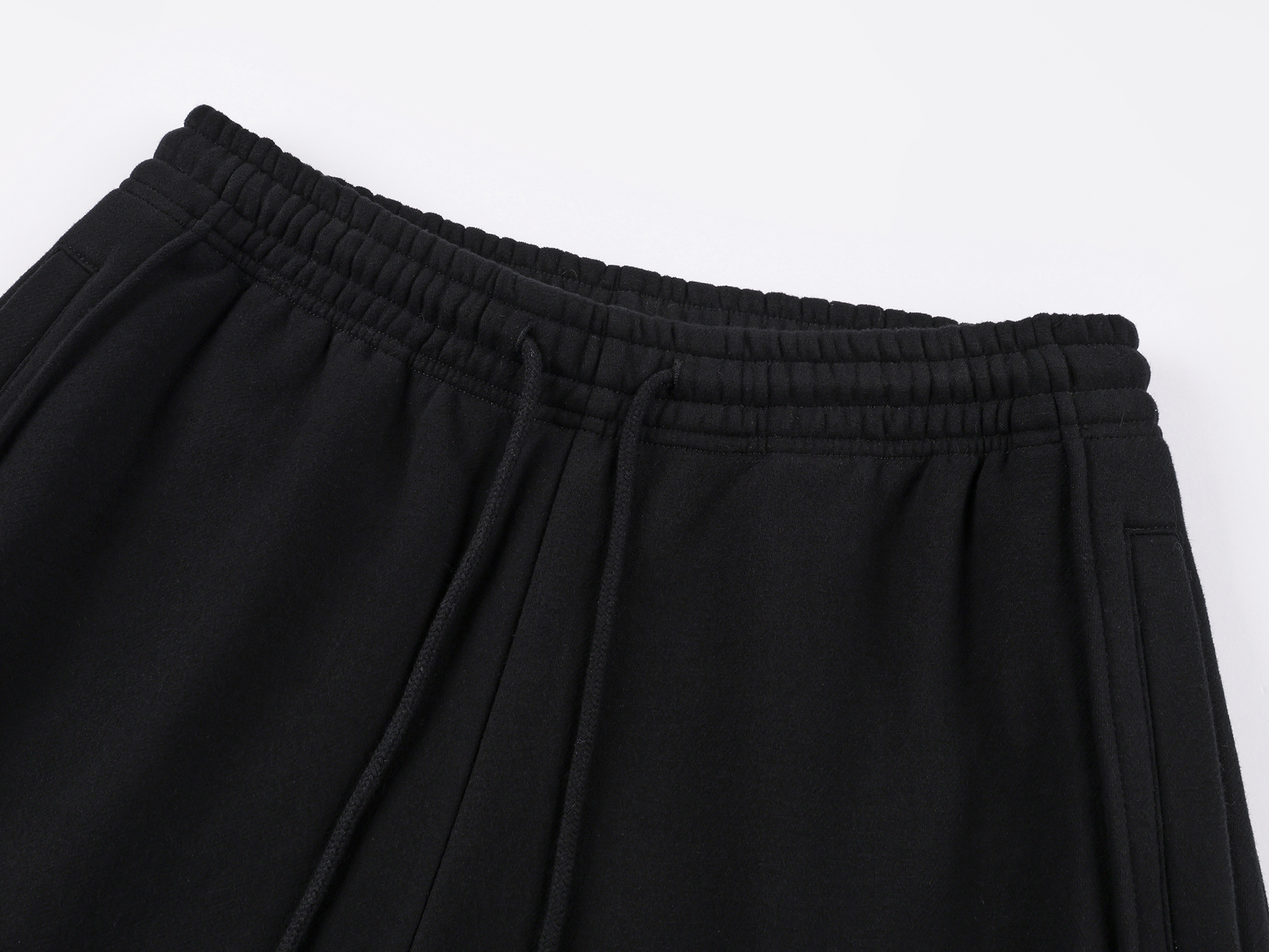 Blade-cut sweatpants