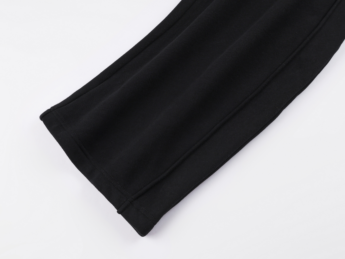 Blade-cut sweatpants