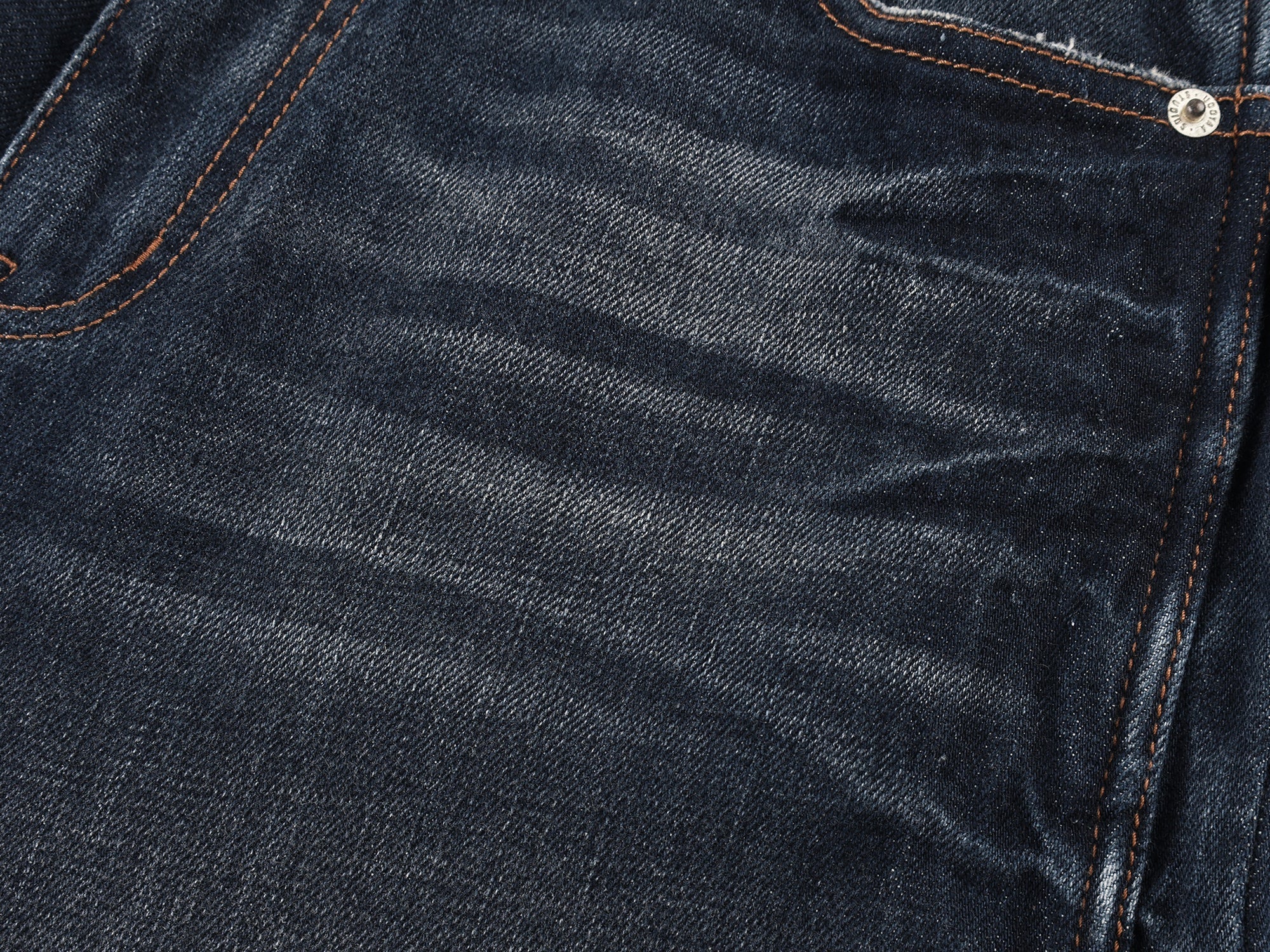 Jeans with wave-textured wire detail for sculpted shape