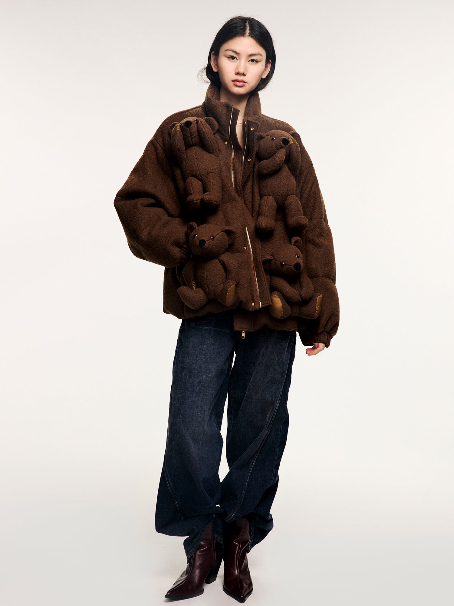 Jeans with wave-textured wire detail for sculpted shape