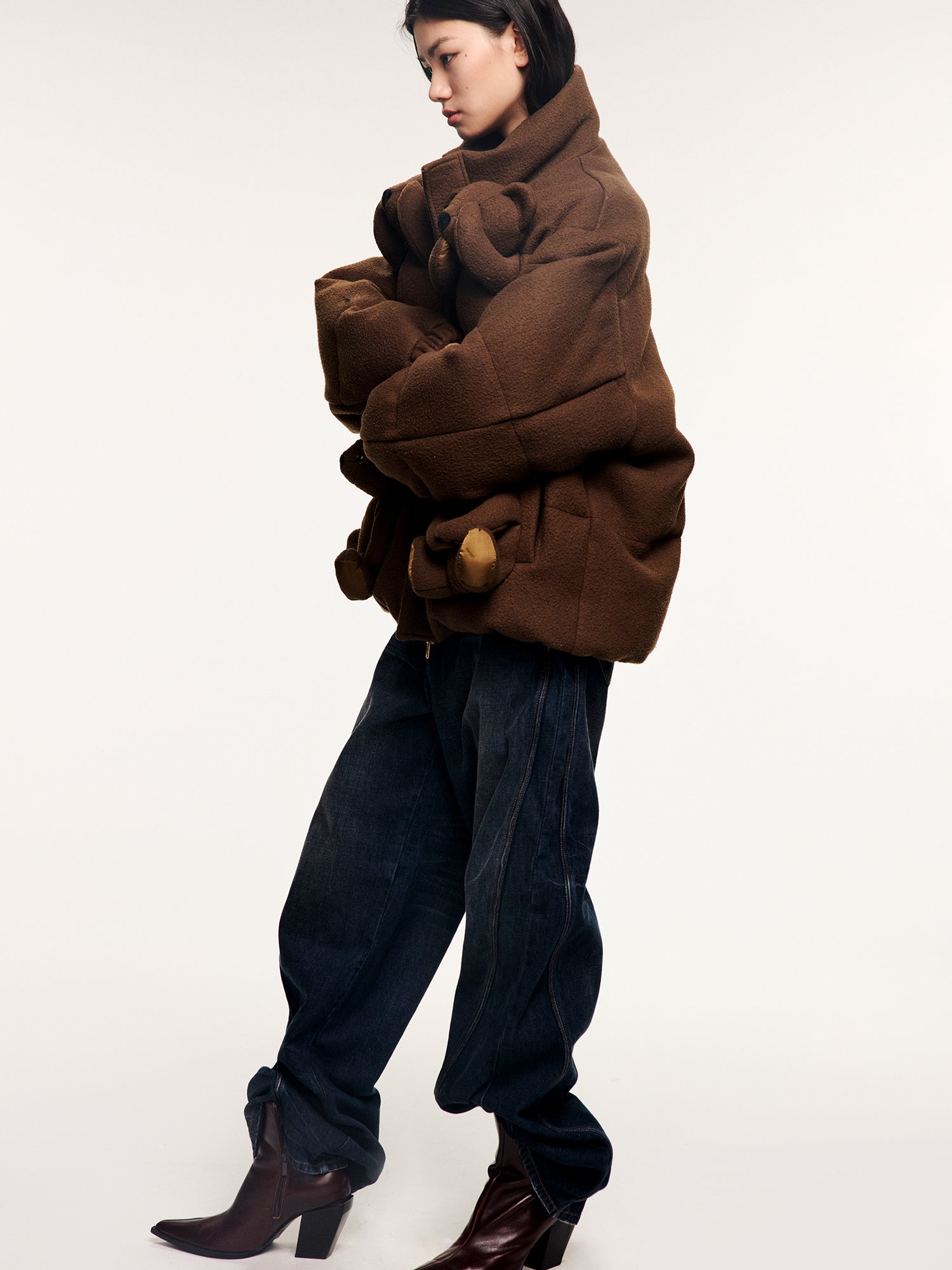 Jeans with wave-textured wire detail for sculpted shape