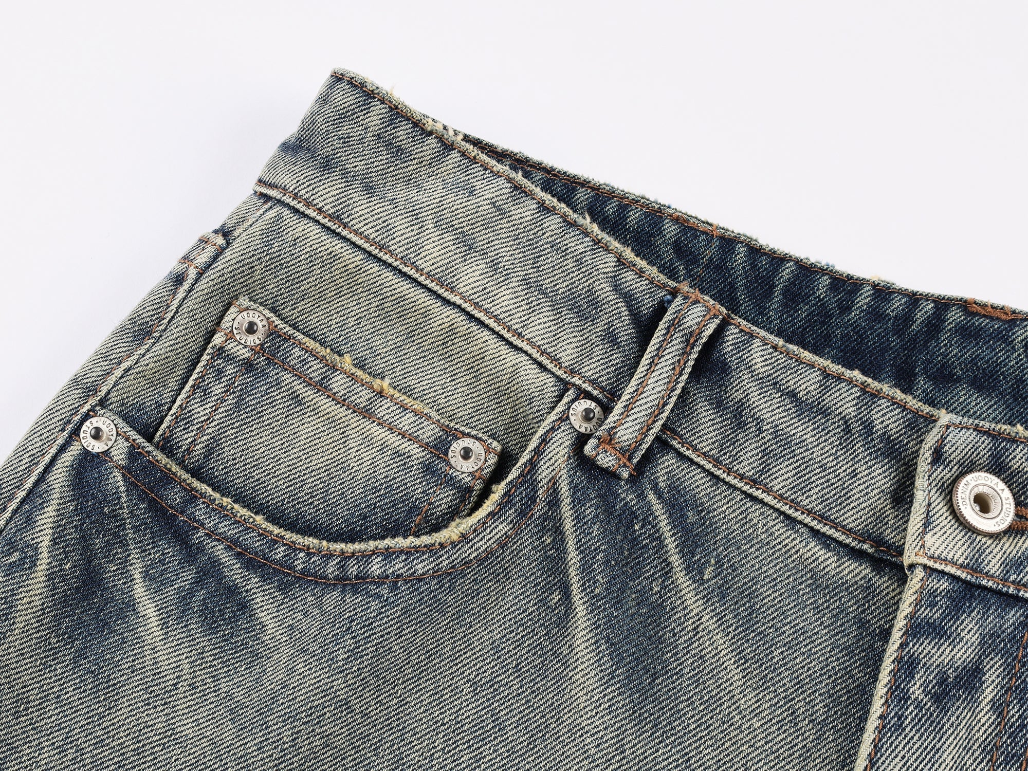 Vintage-wash jeans with a relaxed silhouette