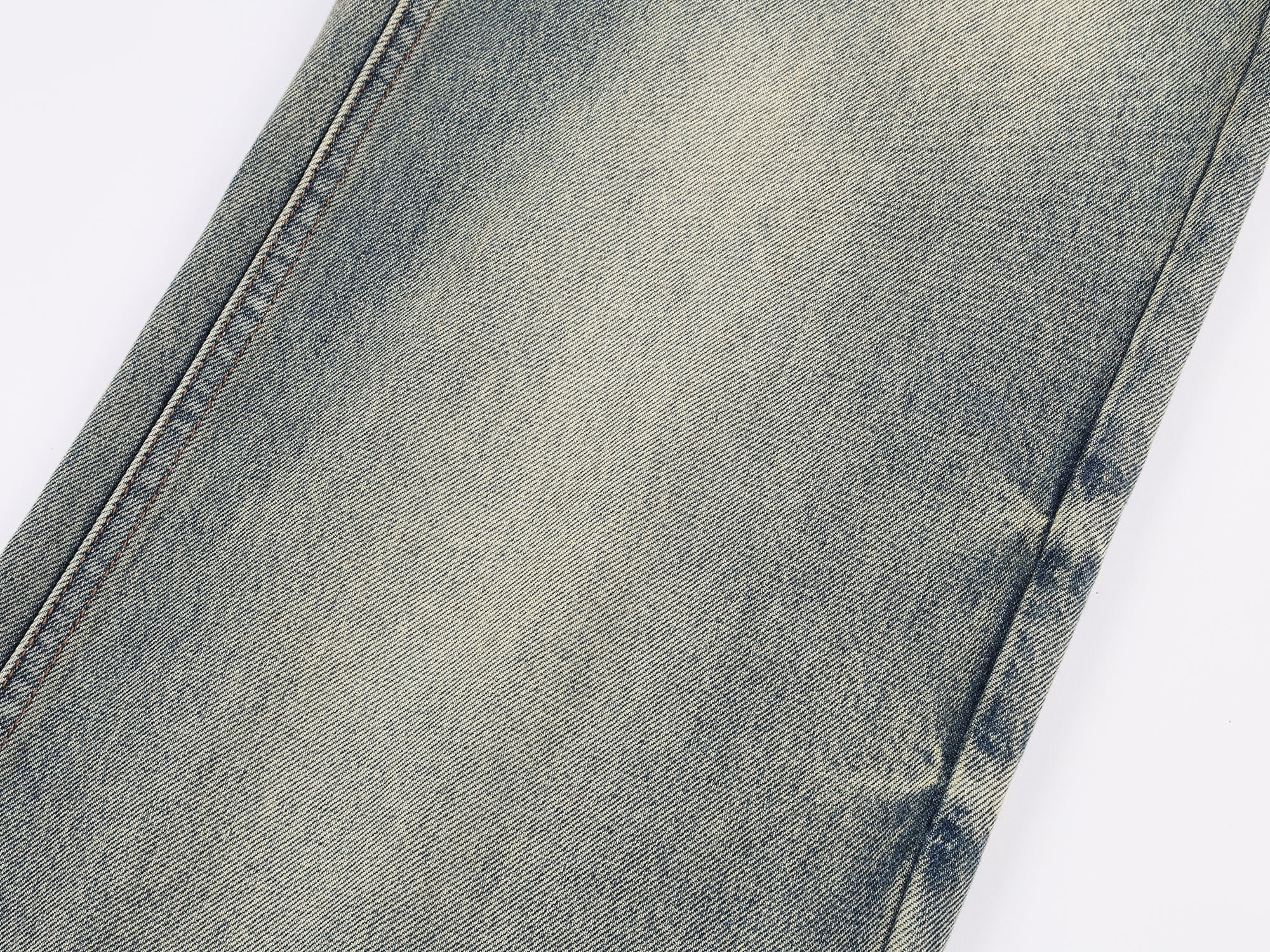 Vintage-wash jeans with a relaxed silhouette