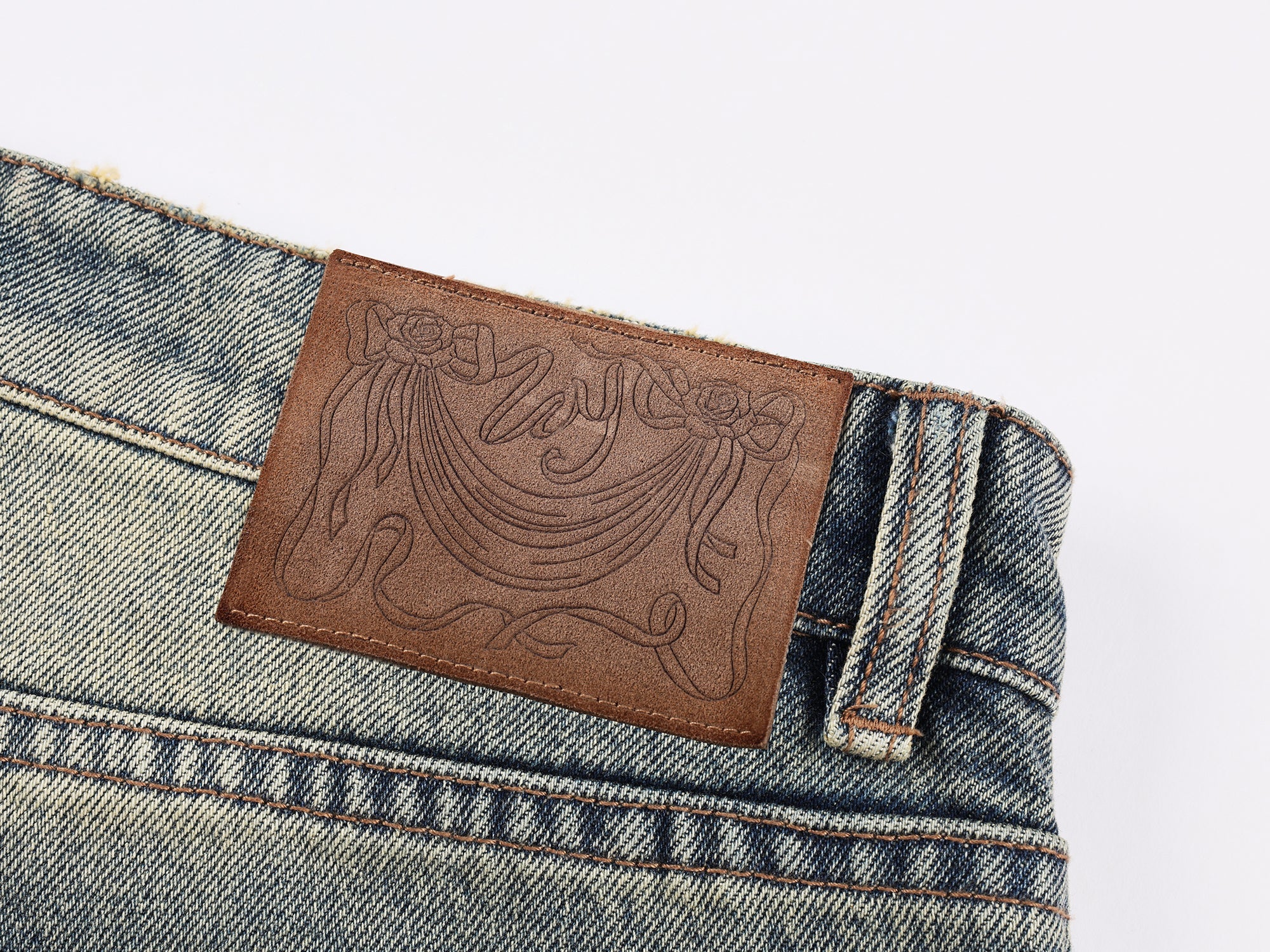 Vintage-wash jeans with a relaxed silhouette