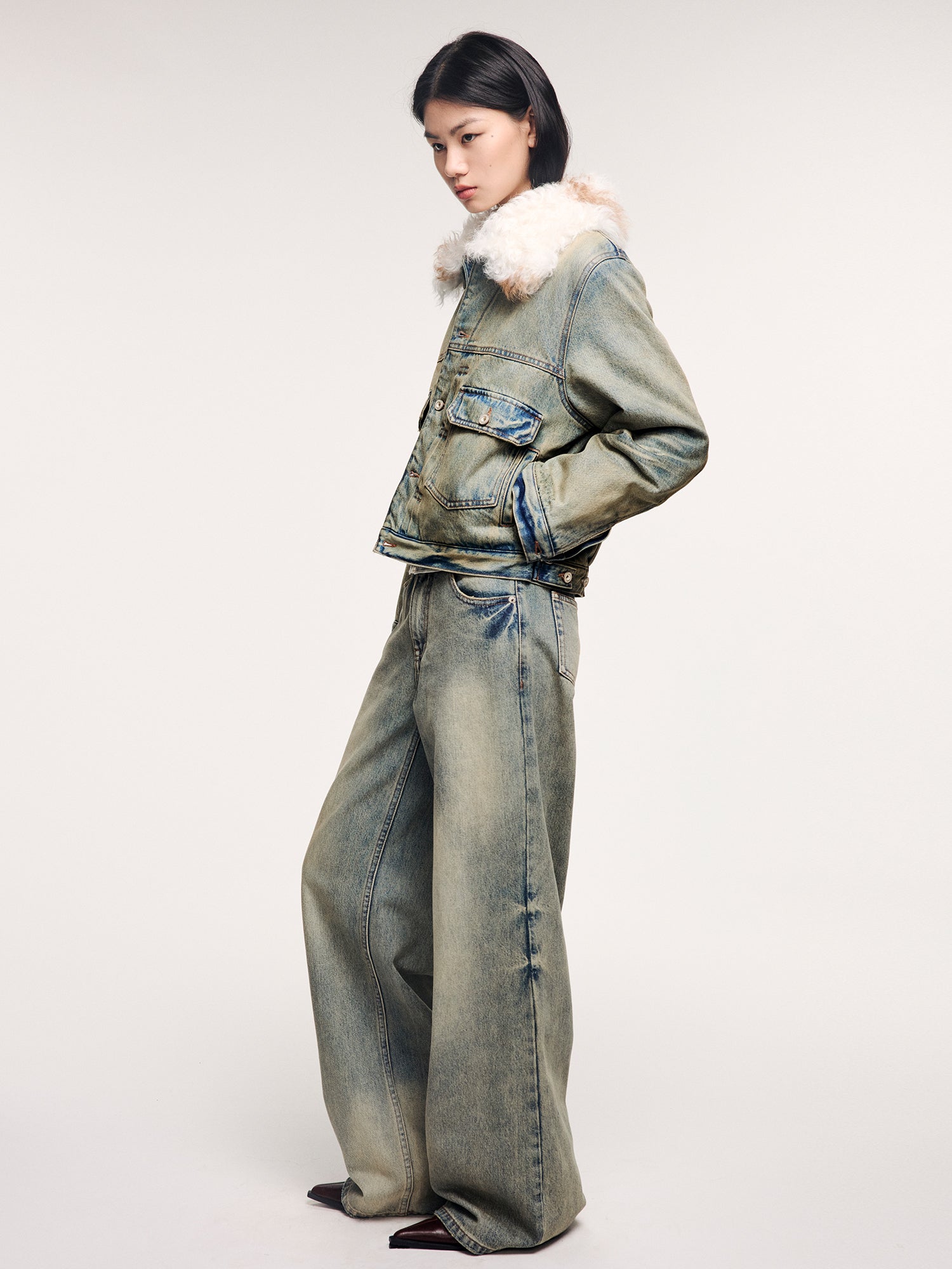 Vintage-wash jeans with a relaxed silhouette