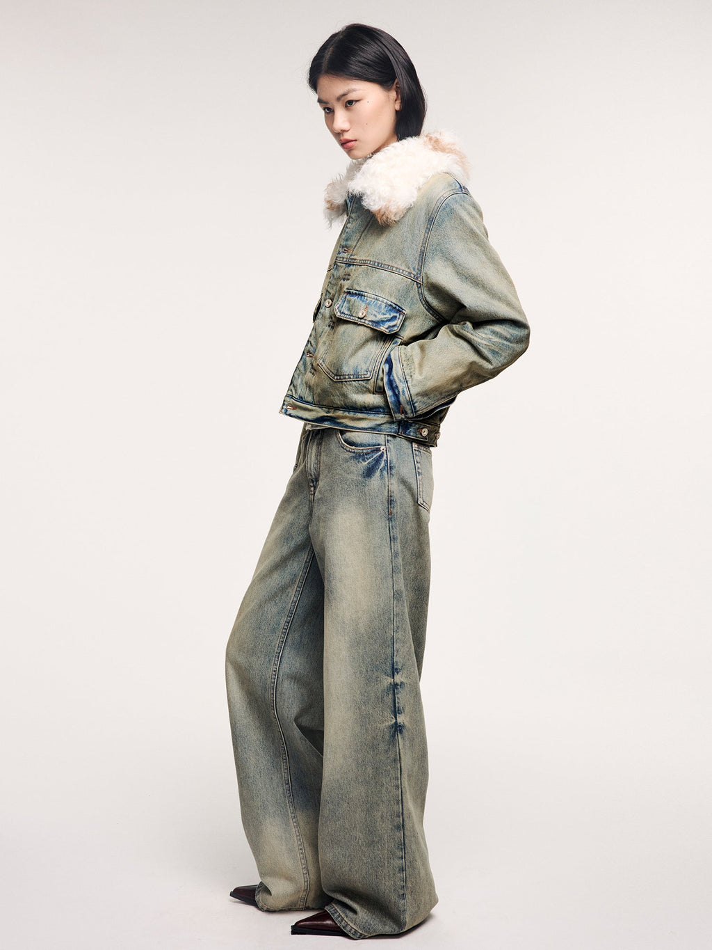 Vintage-wash jeans with a relaxed silhouette