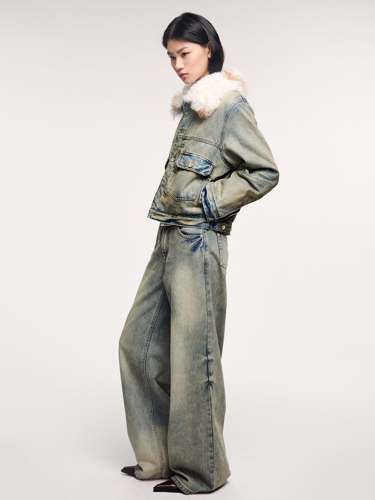 Vintage-wash jeans with a relaxed silhouette