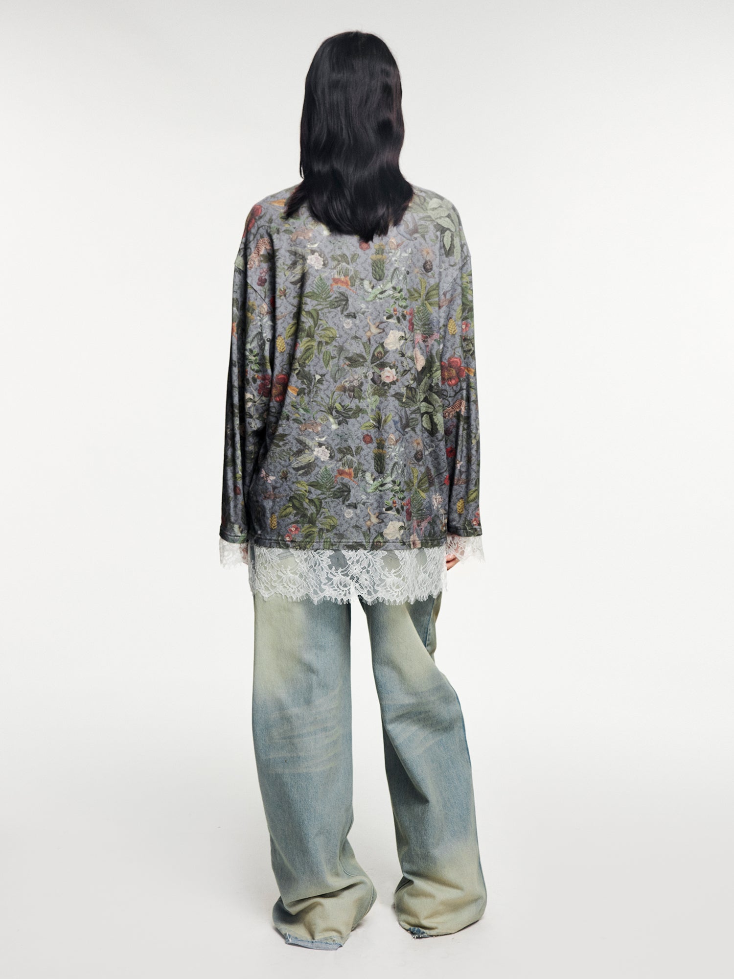 Pocket-flap washed denim jeans