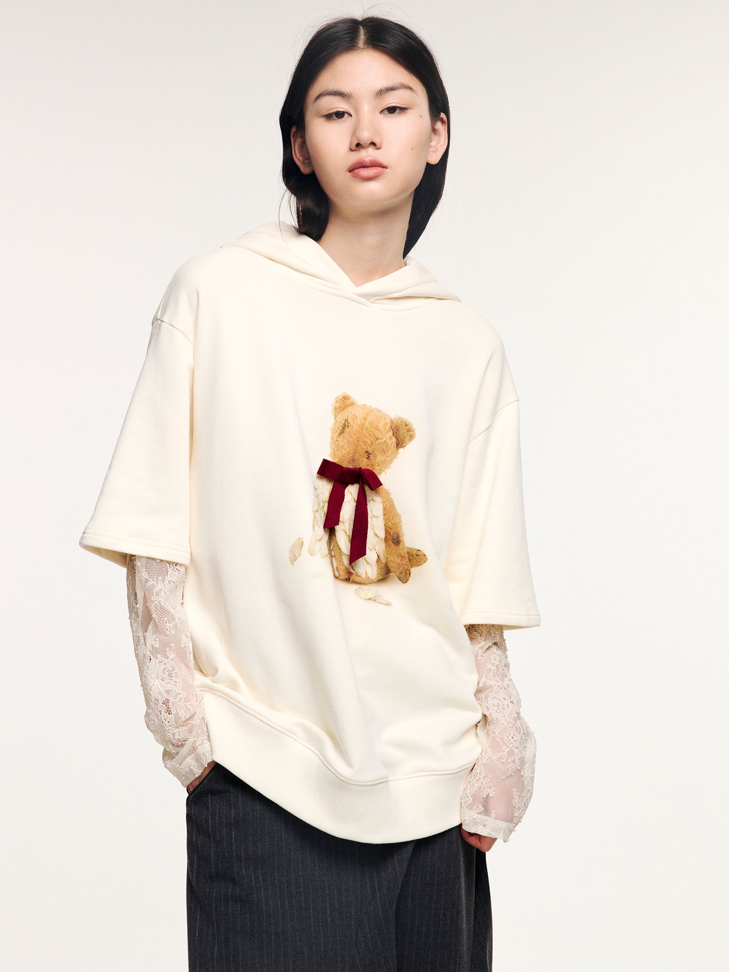 Sad bear lace-sleeve layered hoodie