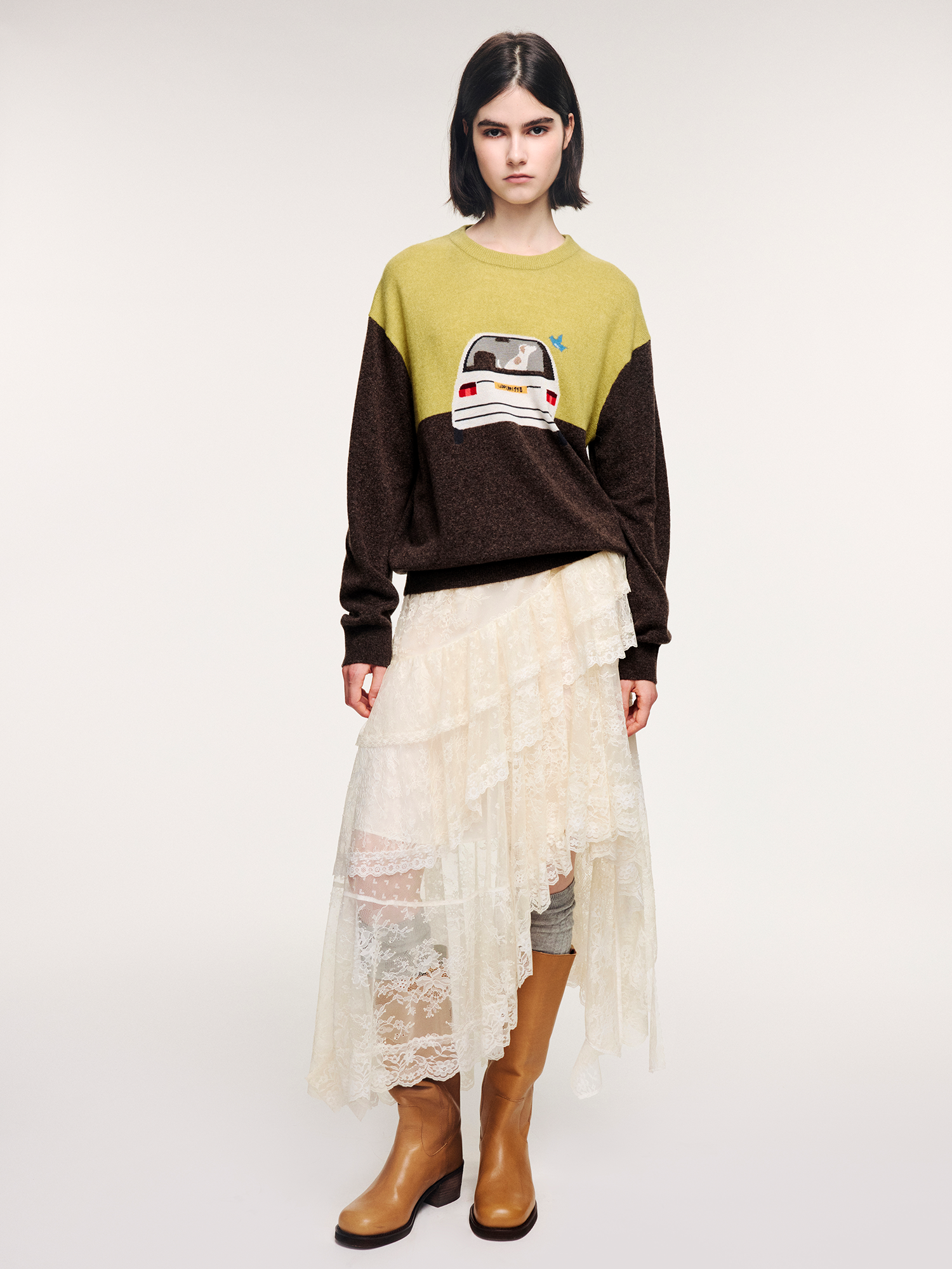 Traveling puppy print colorblock pullover