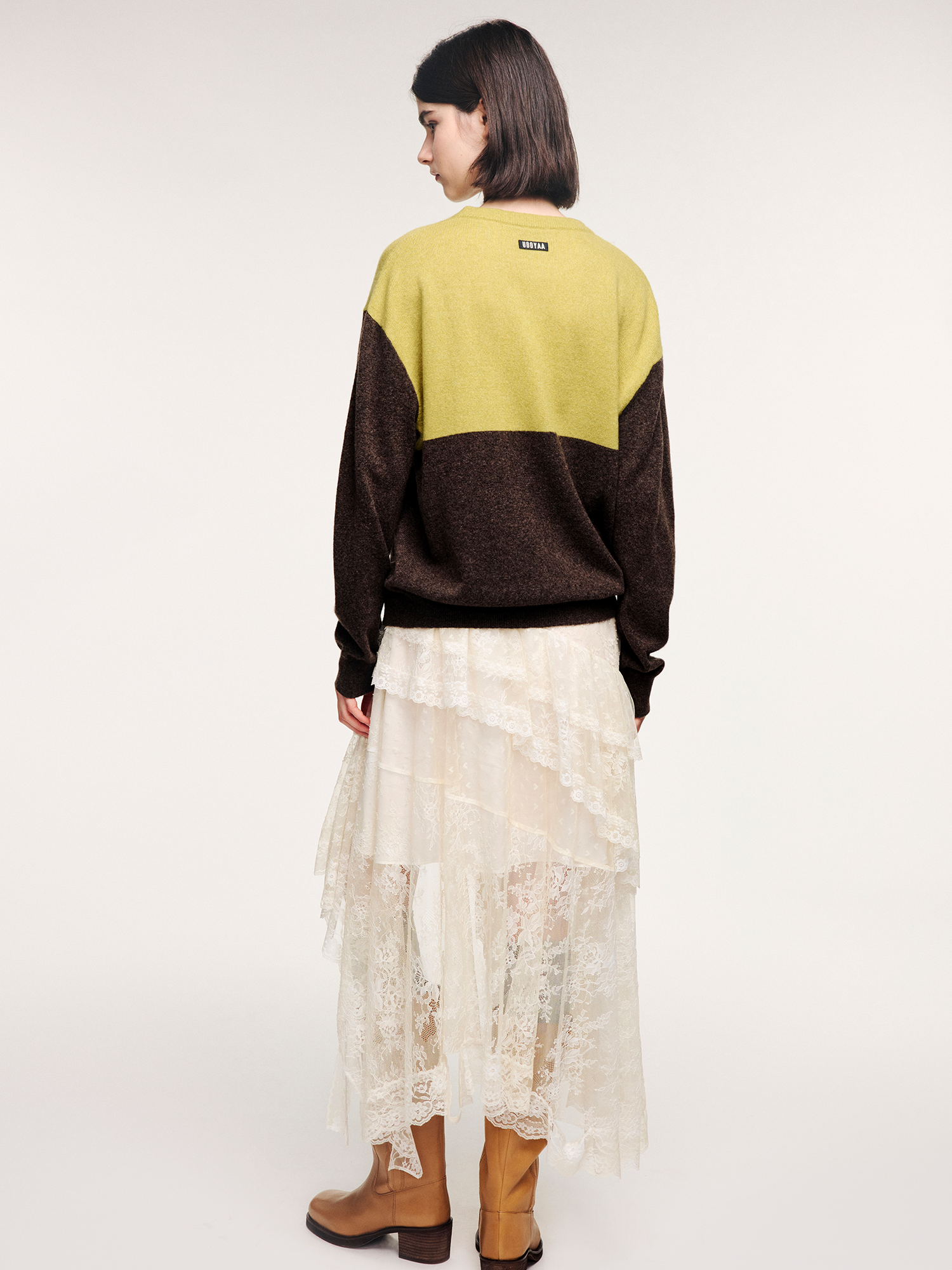 Traveling puppy print colorblock pullover