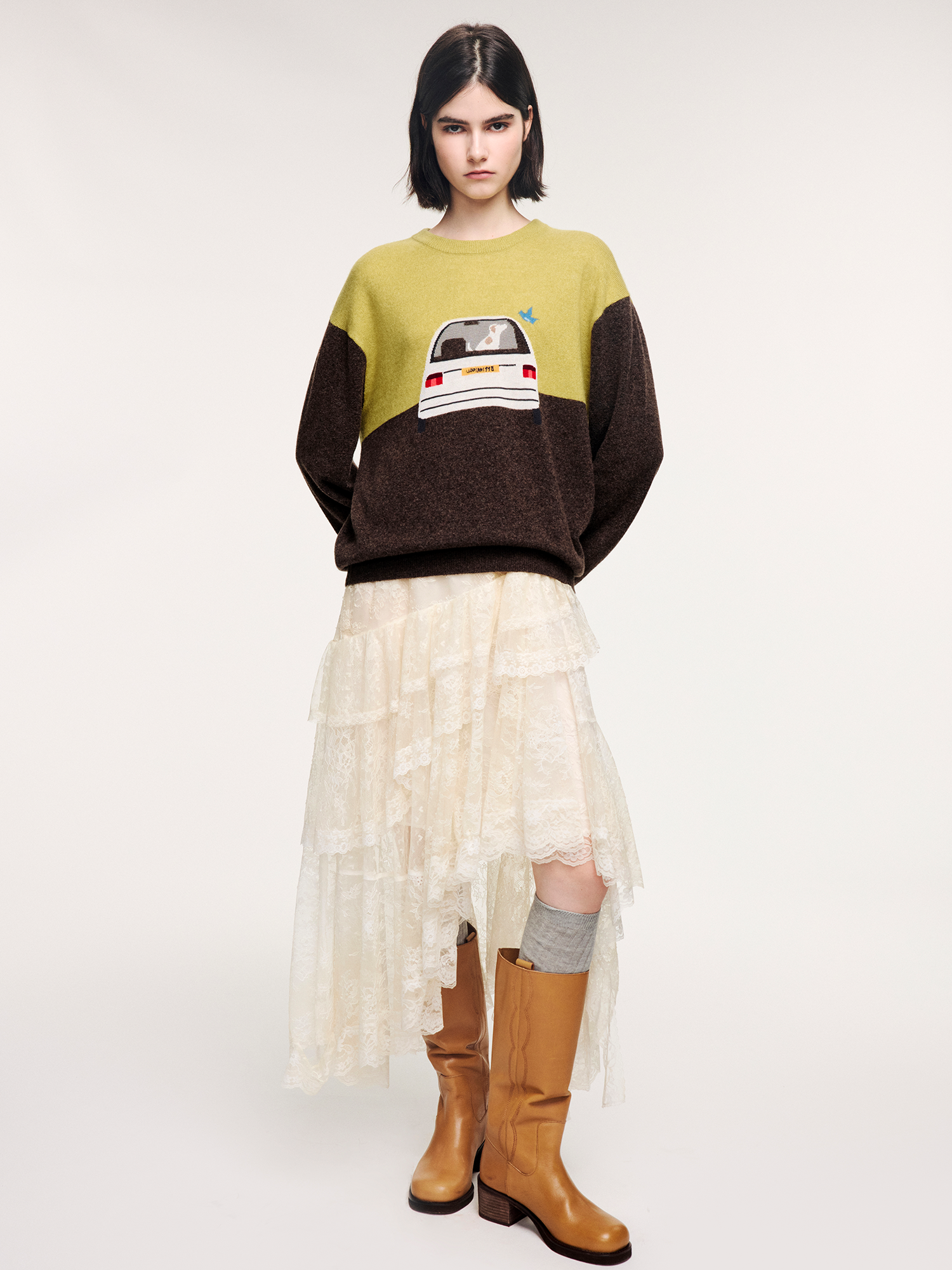 Traveling puppy print colorblock pullover