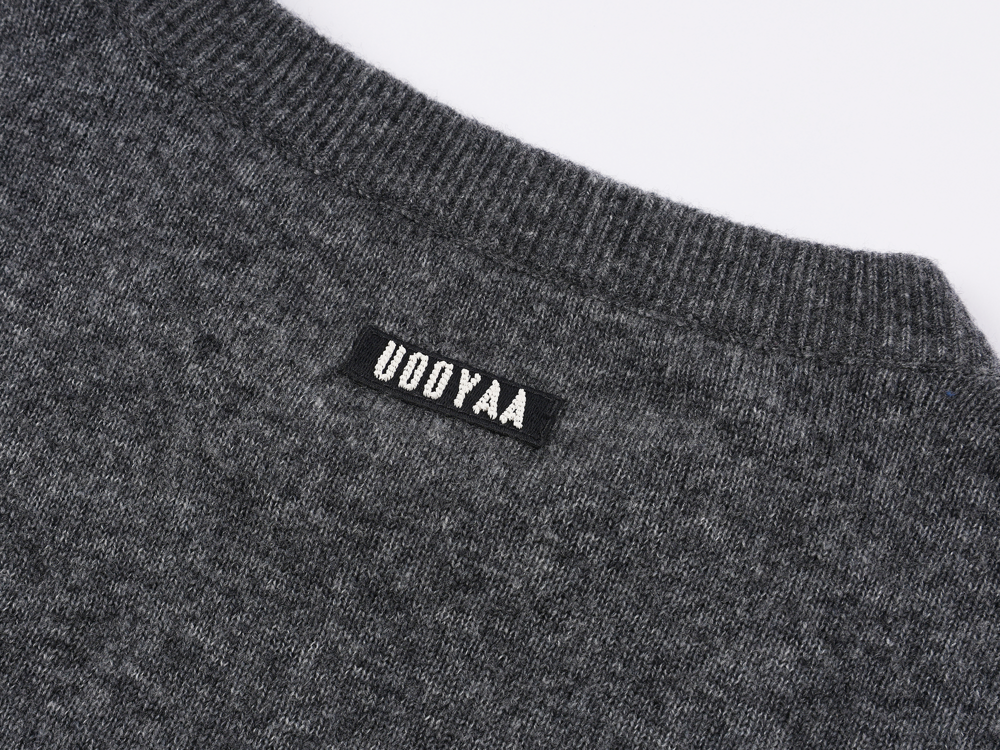 Traveling puppy print colorblock pullover