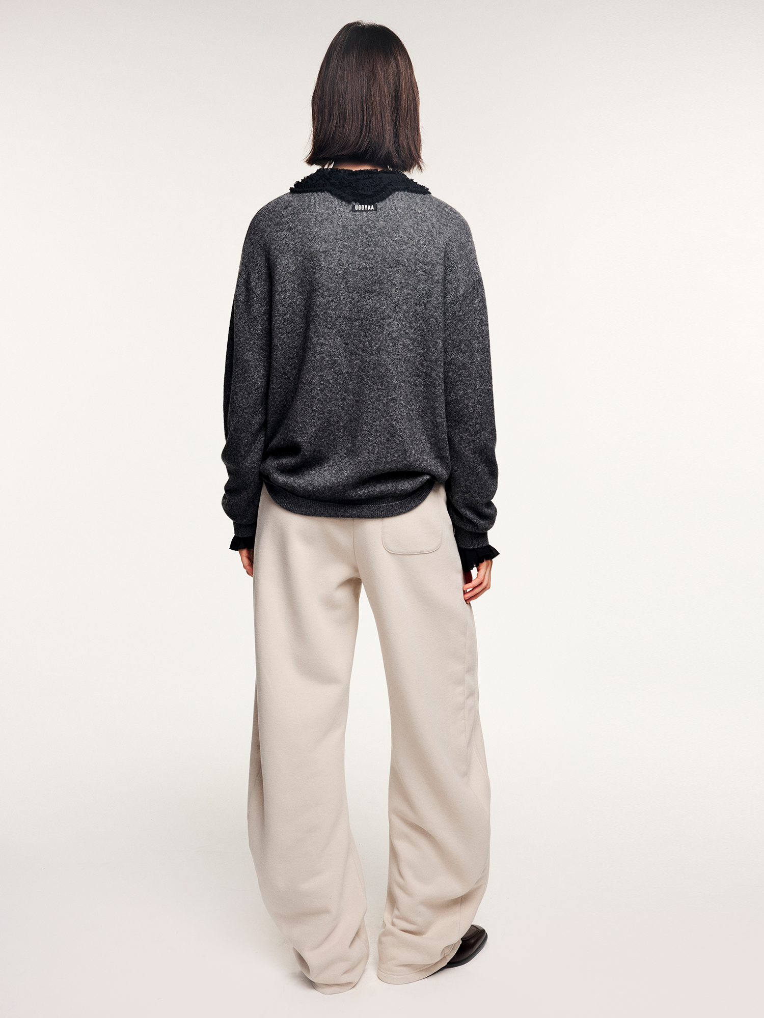 Traveling puppy print colorblock pullover