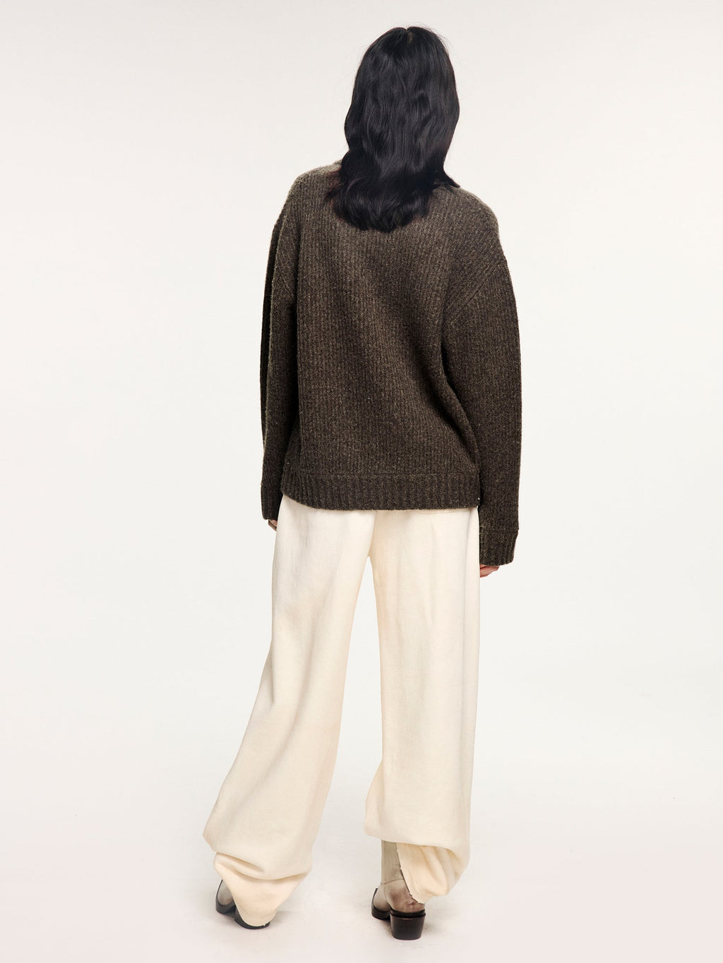 V-neck pullover with lace panels