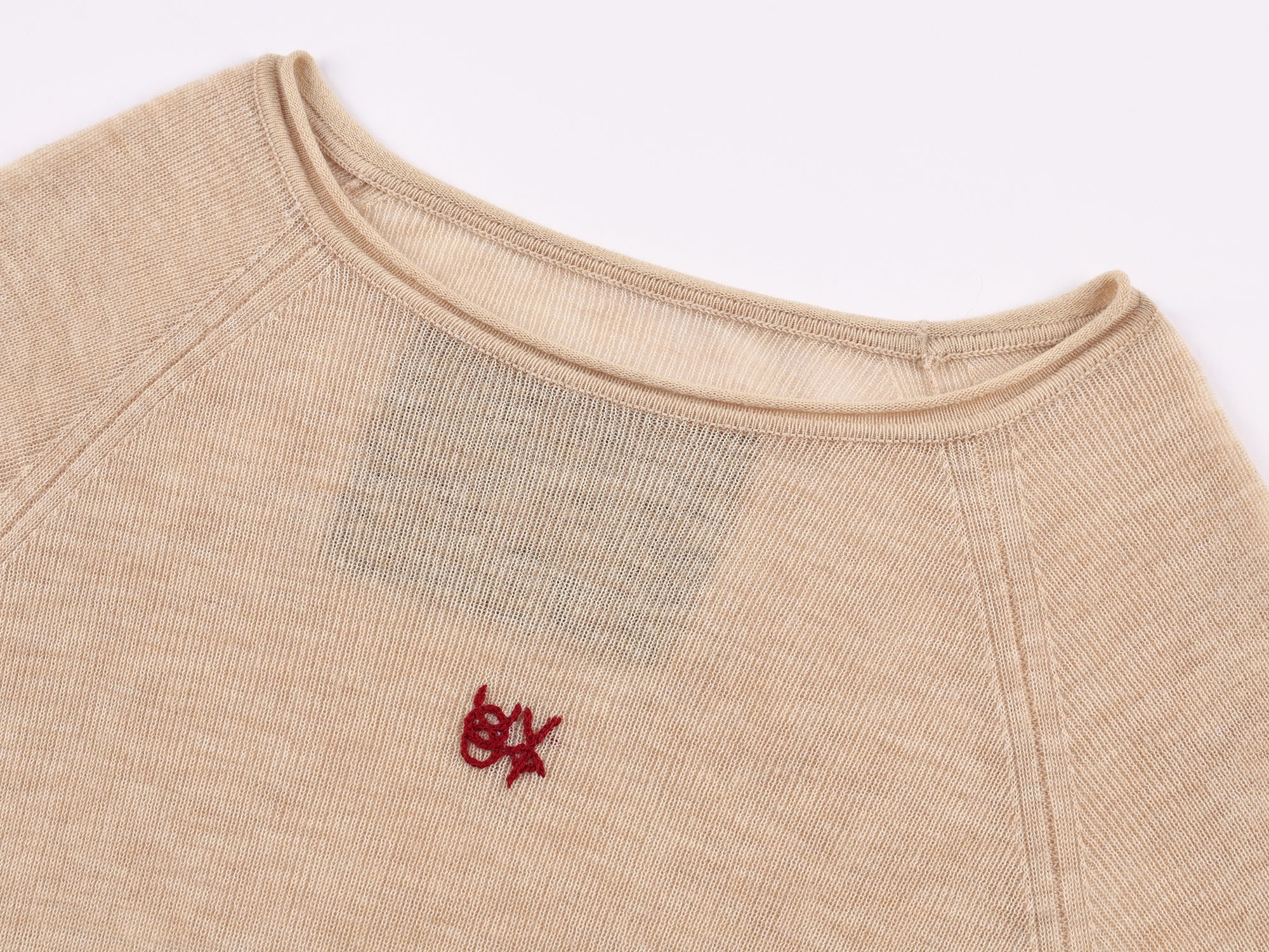 100% wool pullover with asymmetric hemline