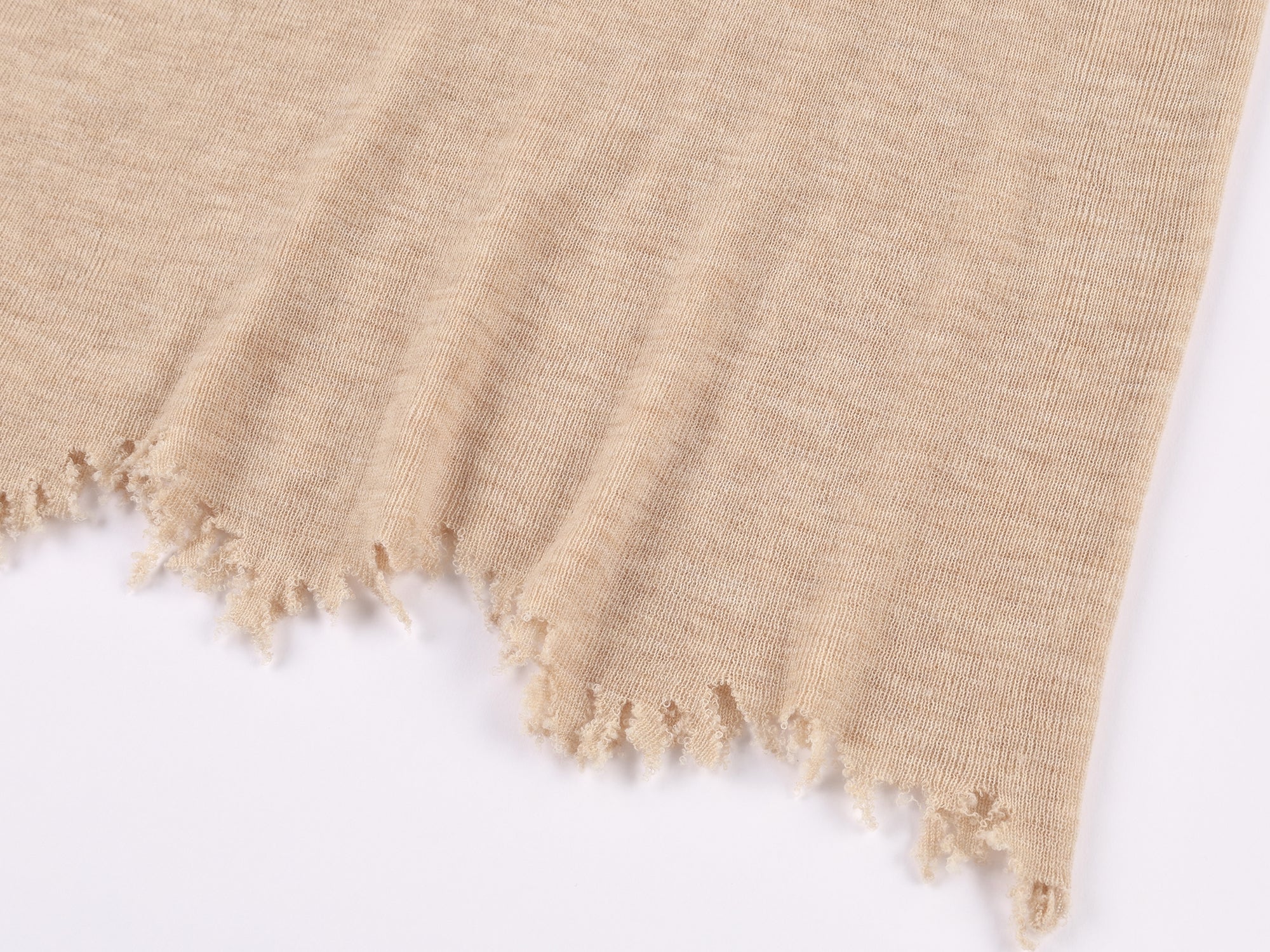 100% wool pullover with asymmetric hemline