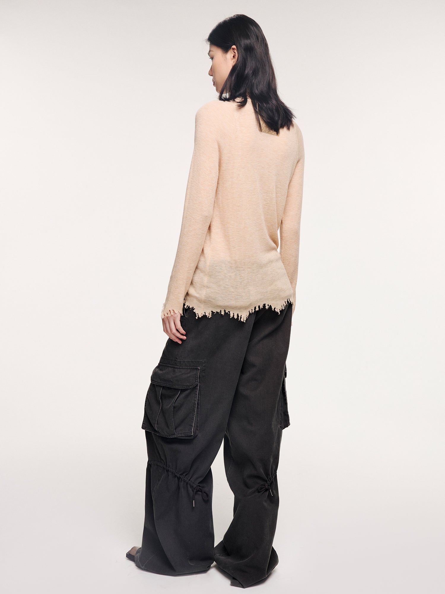 100% wool pullover with asymmetric hemline