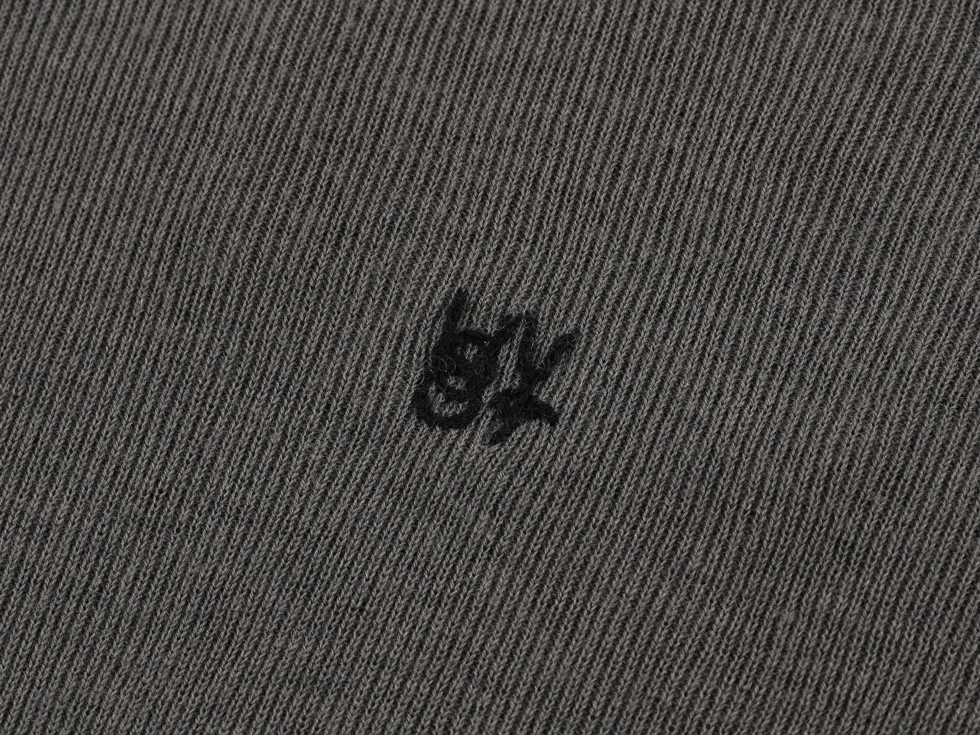 100% wool pullover with asymmetric hemline