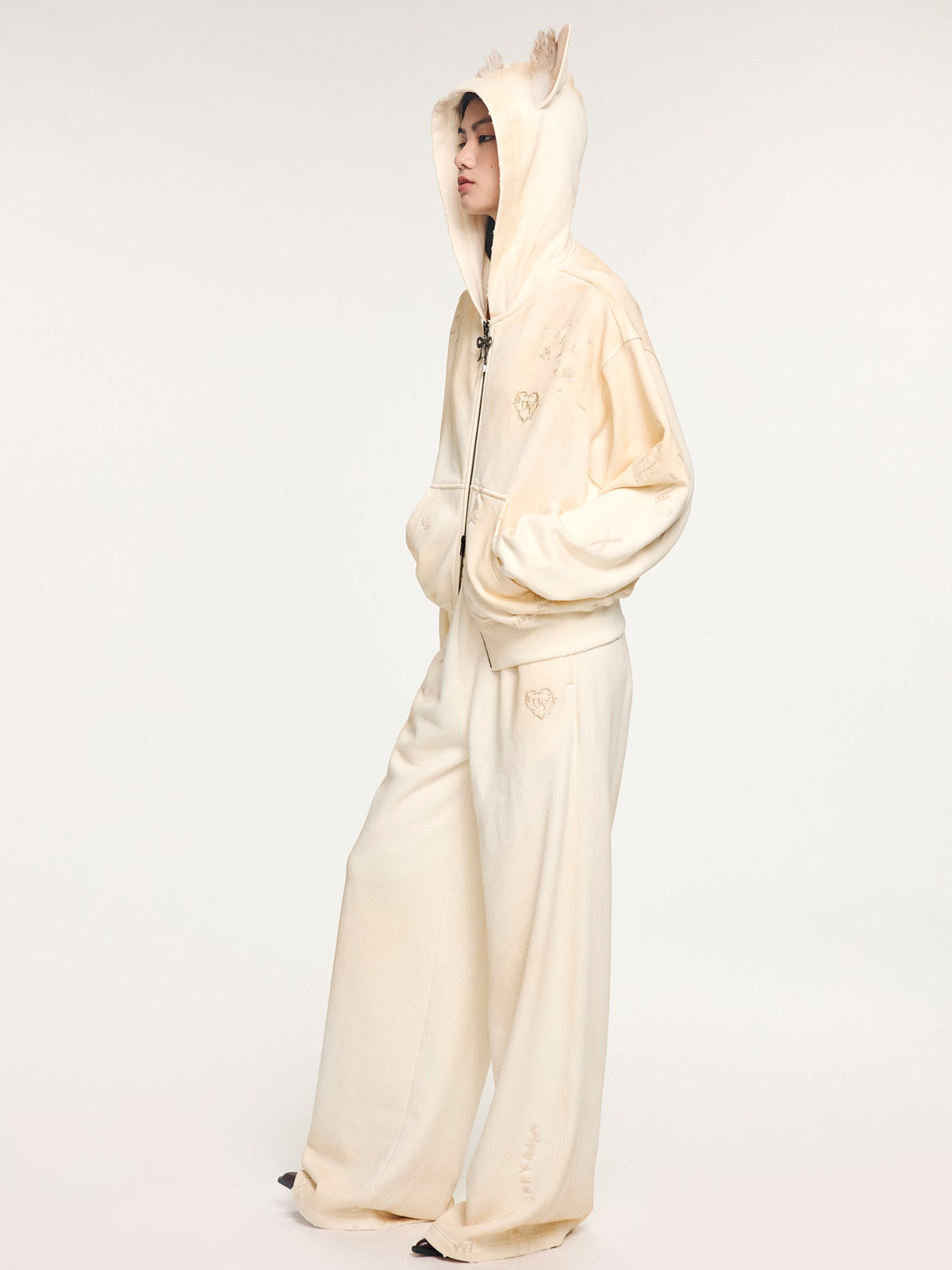 Elf-ear hoodie with distressed spray effect