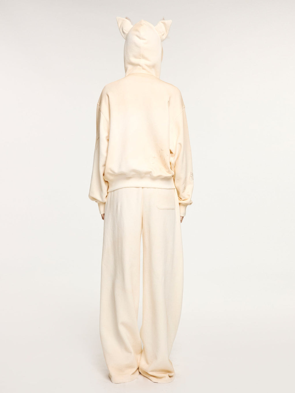 Elf-ear hoodie with distressed spray effect