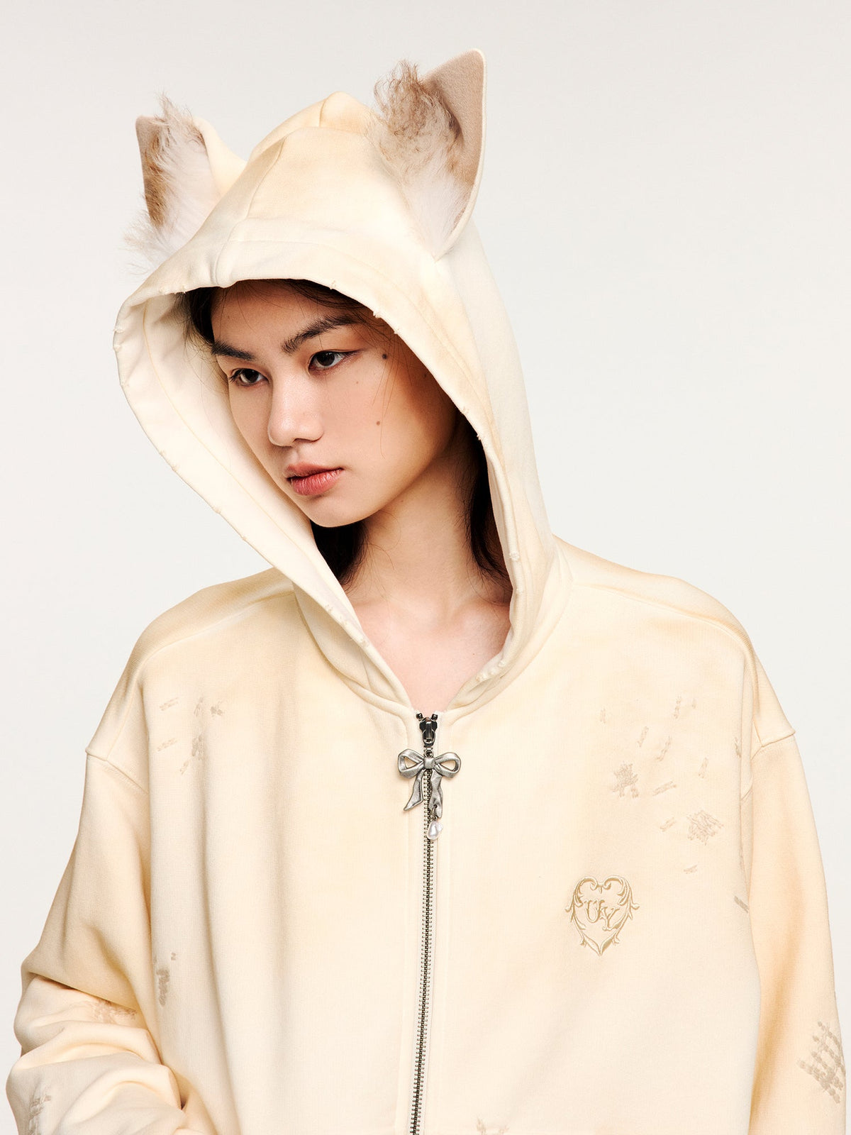 Elf-ear hoodie with distressed spray effect