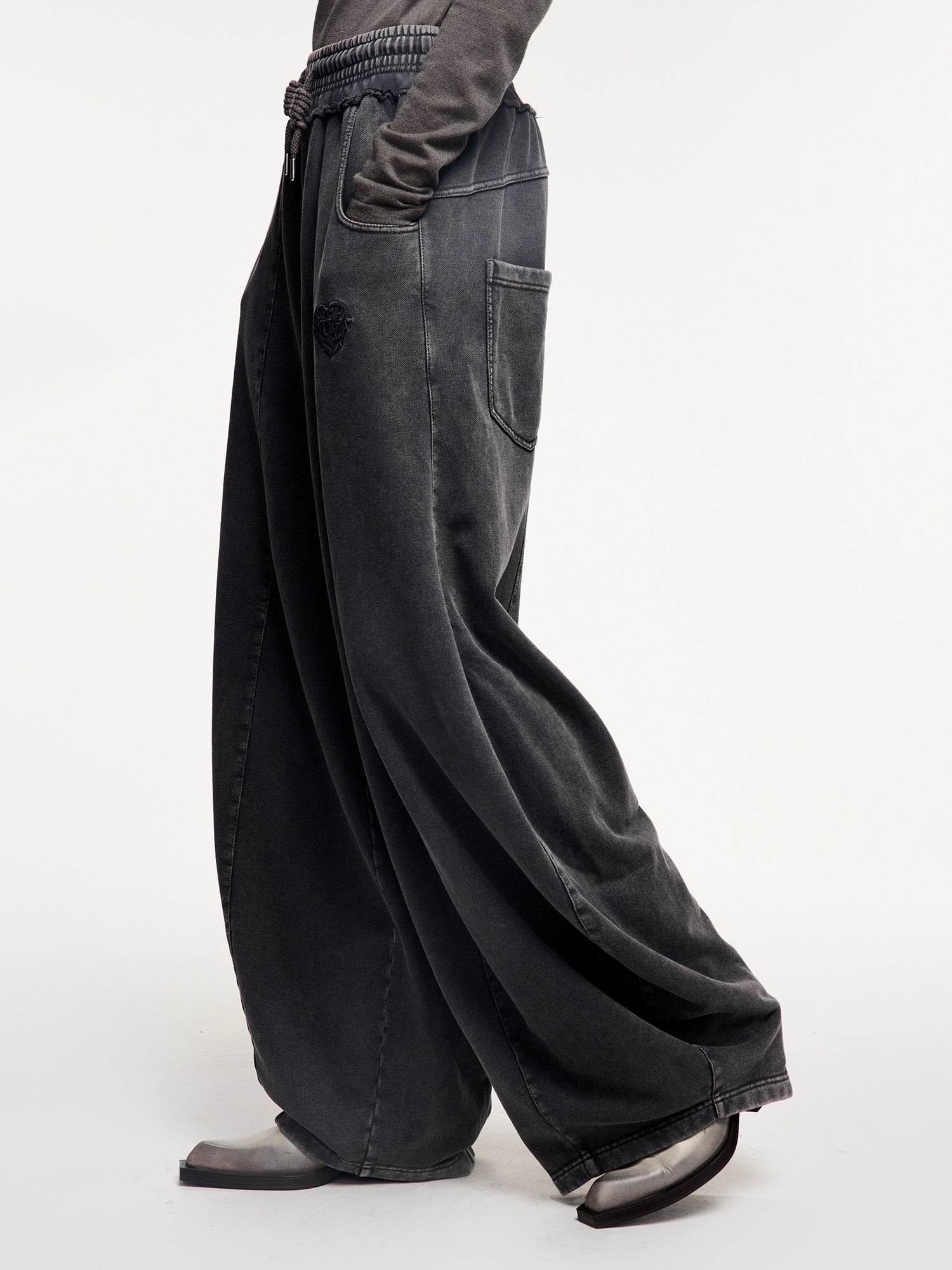 Washed balloon sweatpants