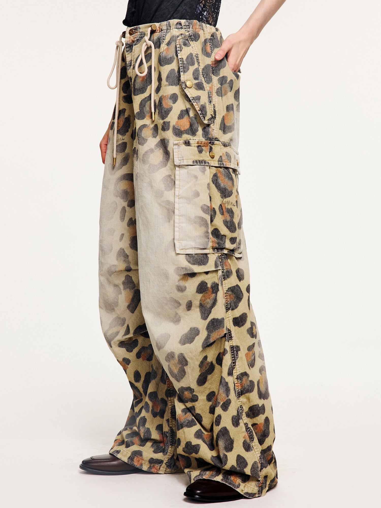Leopard corduroy paratrooper pants