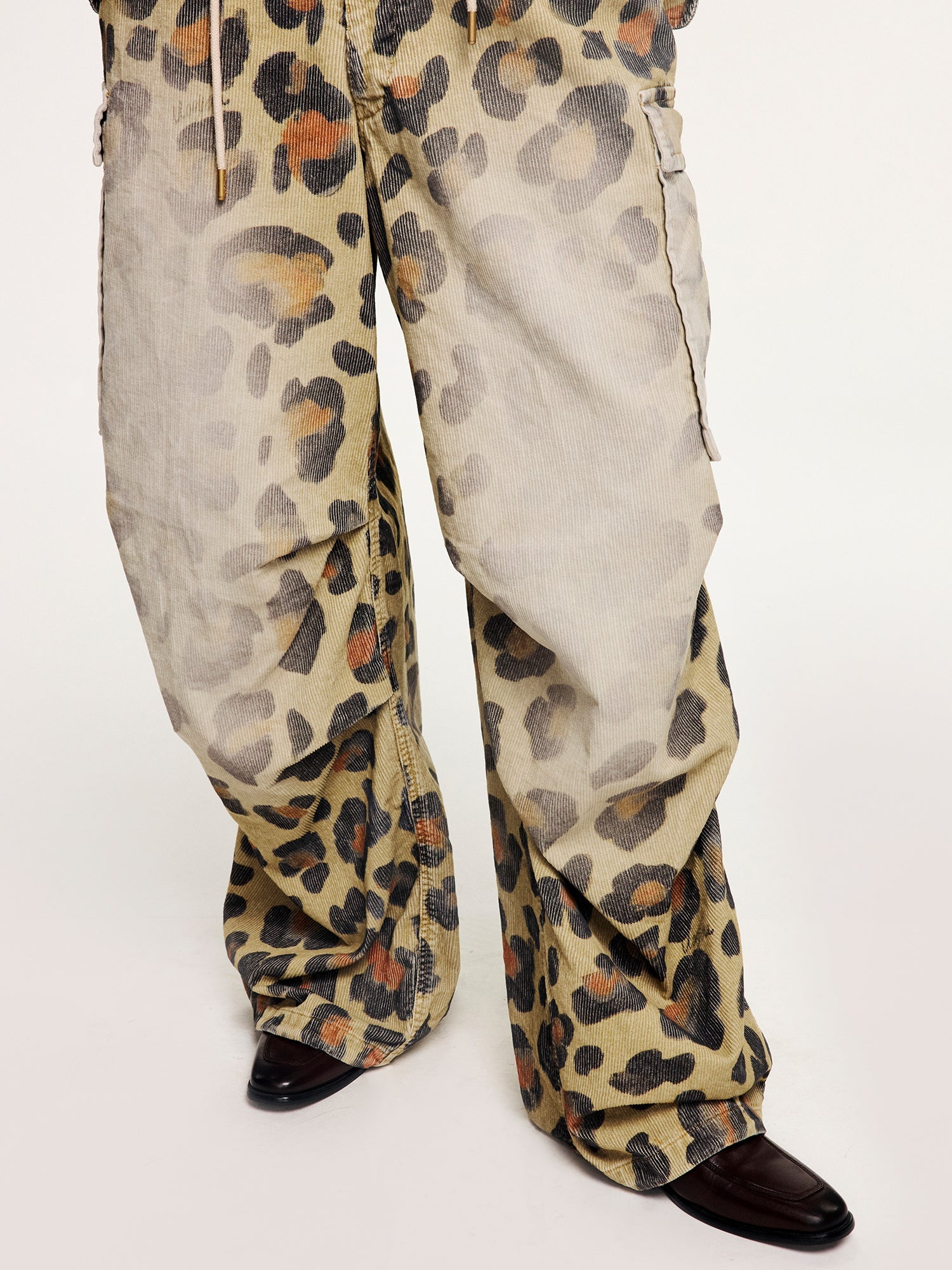 Leopard corduroy paratrooper pants